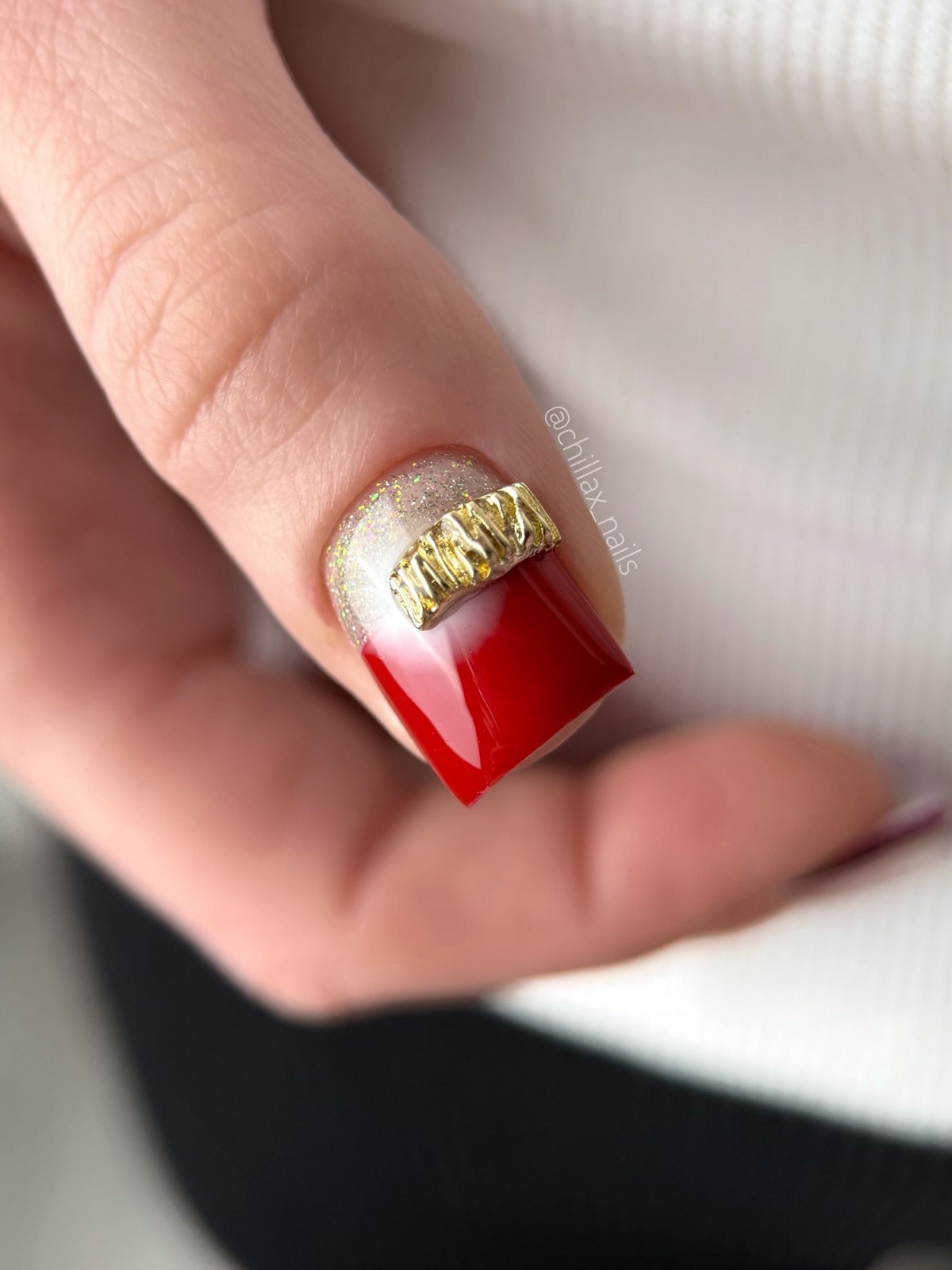 Манікюр на Новий рік 2027: тренди для коротких нігтів