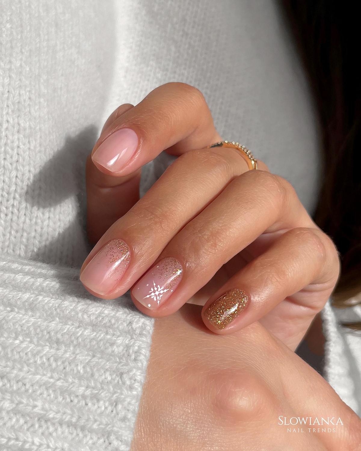 Манікюр на Новий рік 2027: тренди для коротких нігтів