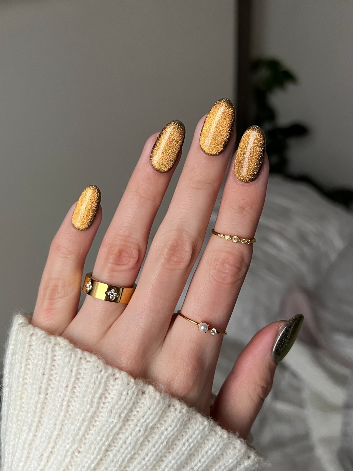 Манікюр із золотими мотивами у січні 2026 року