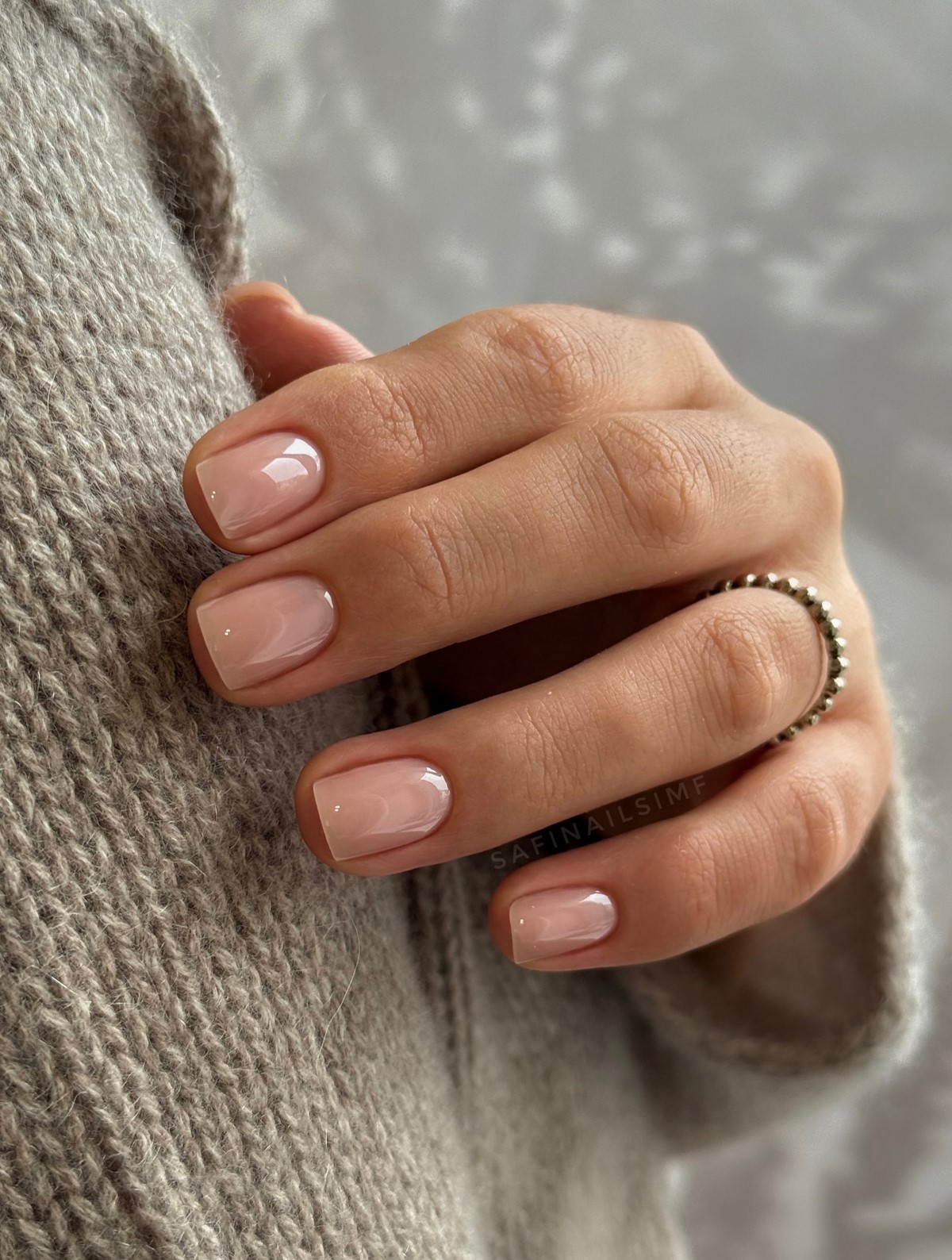 Руки, які виглядають доглянутими: прості звички, які змінюють все