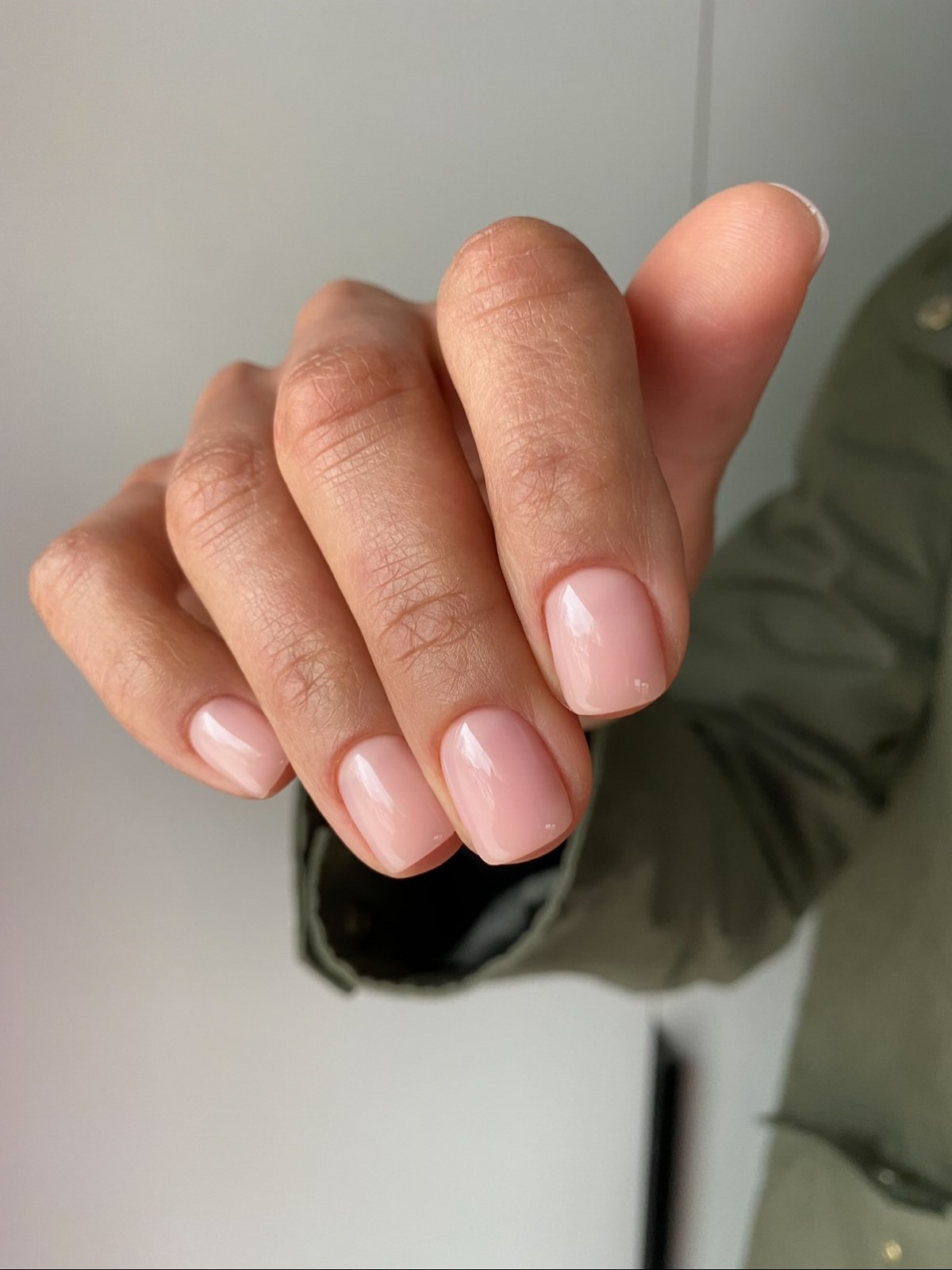 Руки, які виглядають доглянутими: прості звички, які змінюють все