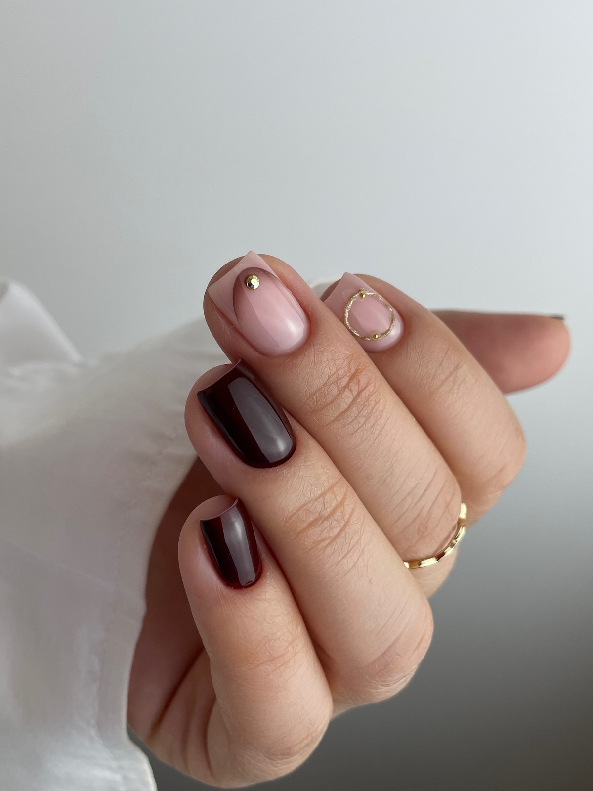 Френч-манікюр на короткі нігті в лютому 2026