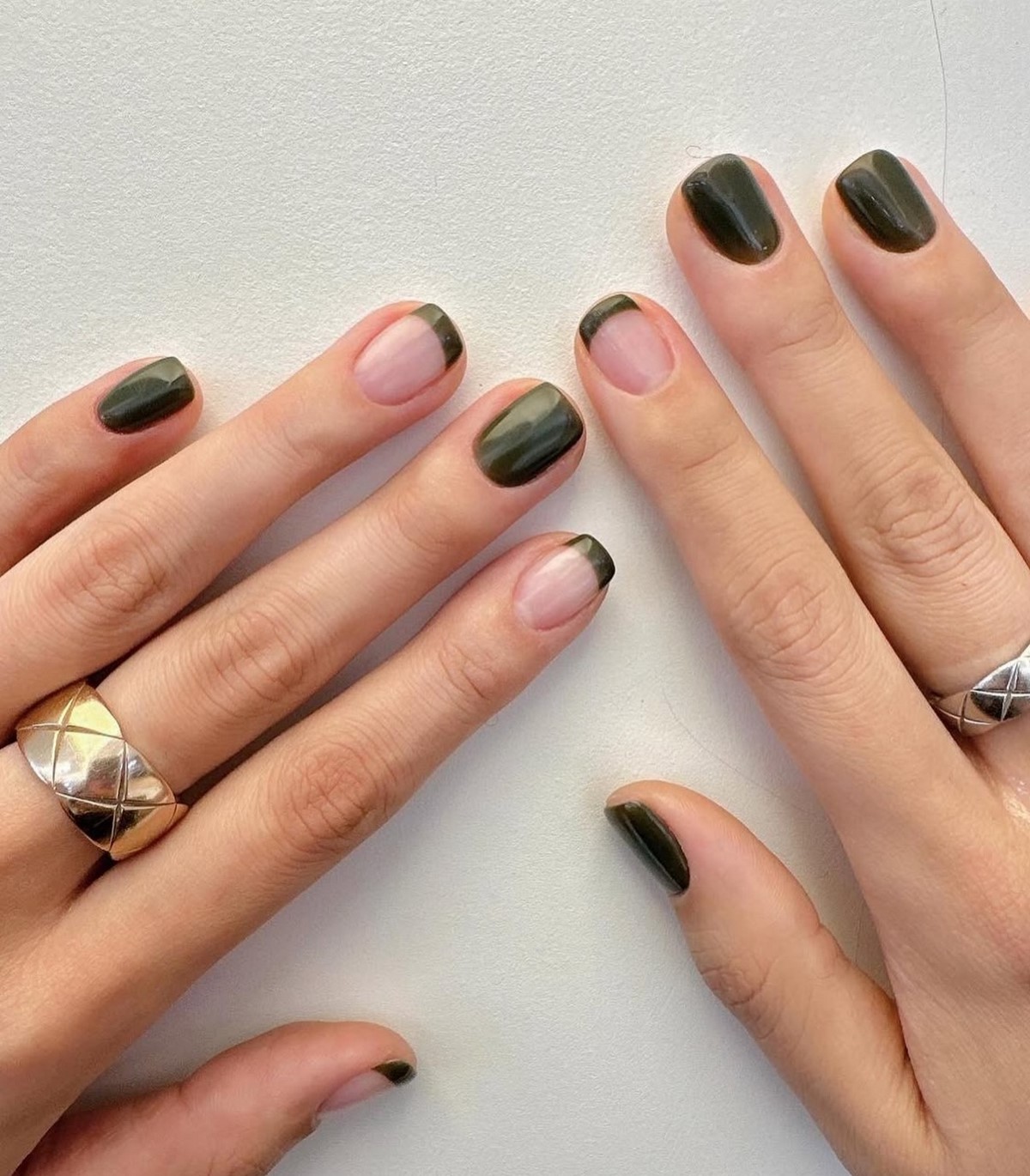 Френч-манікюр на короткі нігті в лютому 2026