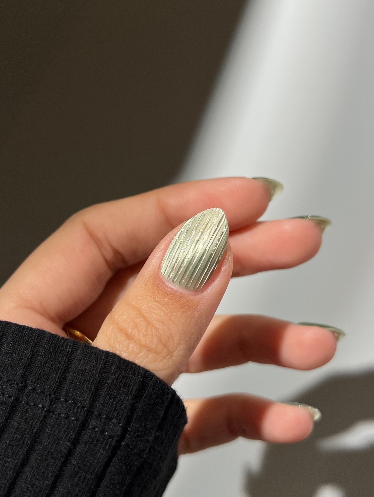 Glass Nails і ефект рифленого скла – хіт лютого 2026 року