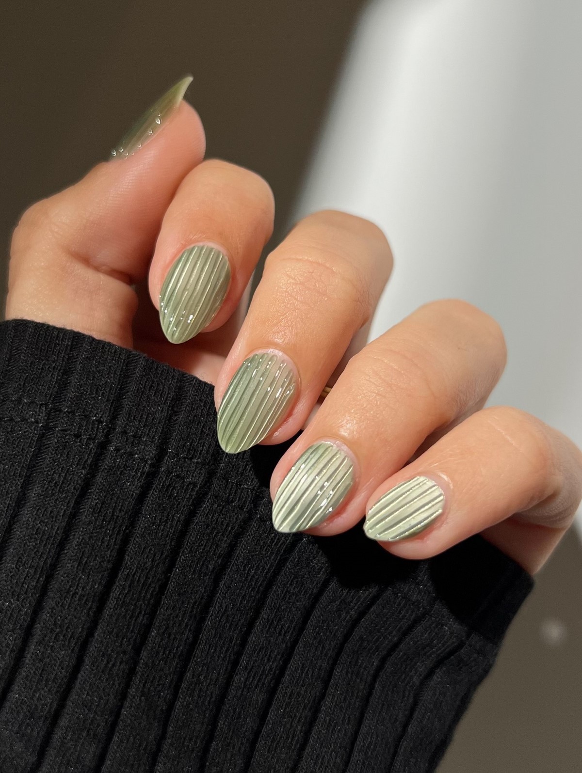 Glass Nails і ефект рифленого скла – хіт лютого 2026 року