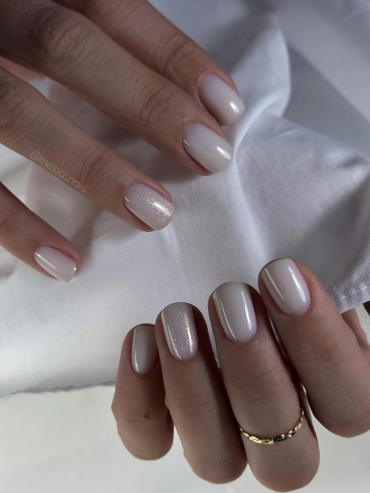 Манікюр на короткі нігті 2026 з ефектом дорогого салону