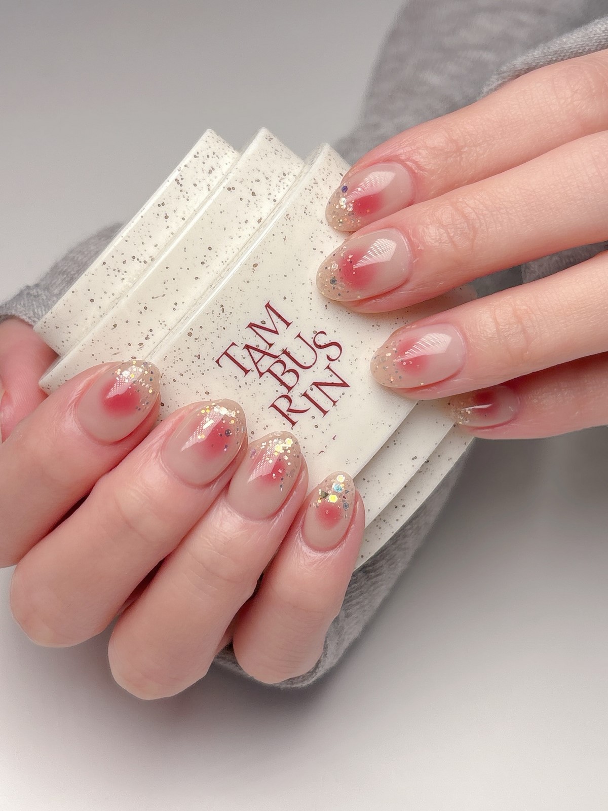 Манікюр на короткі нігті 2026 з ефектом дорогого салону