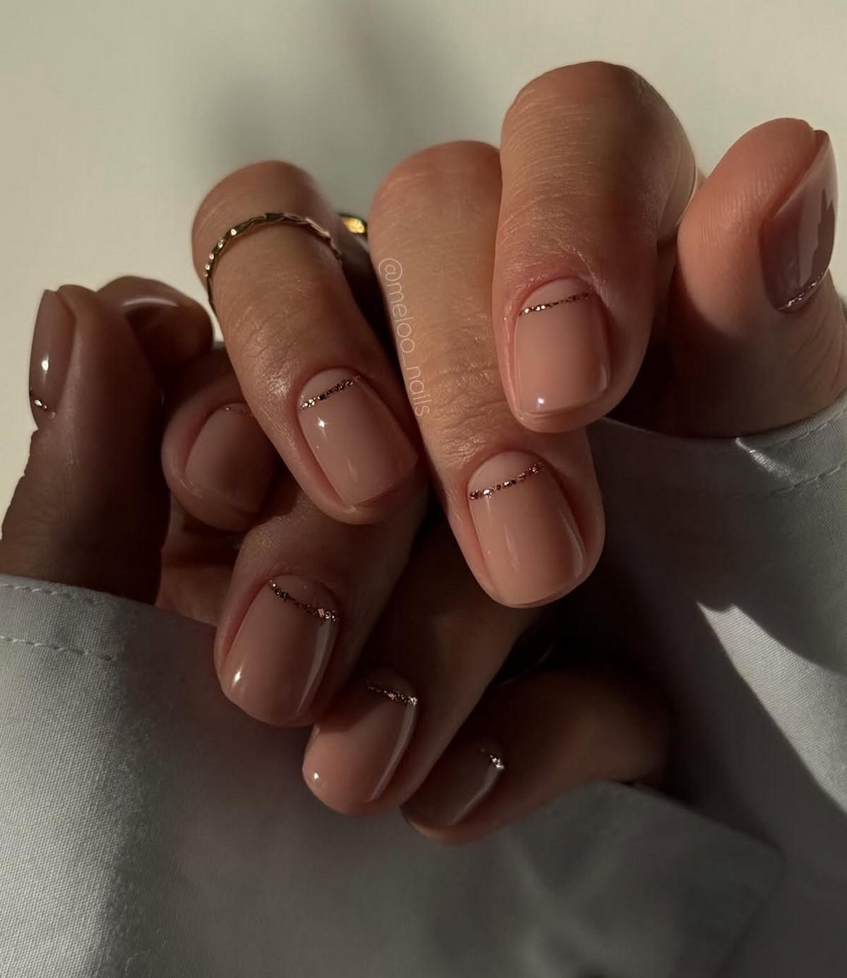 Манікюр на короткі нігті 2026 з ефектом дорогого салону