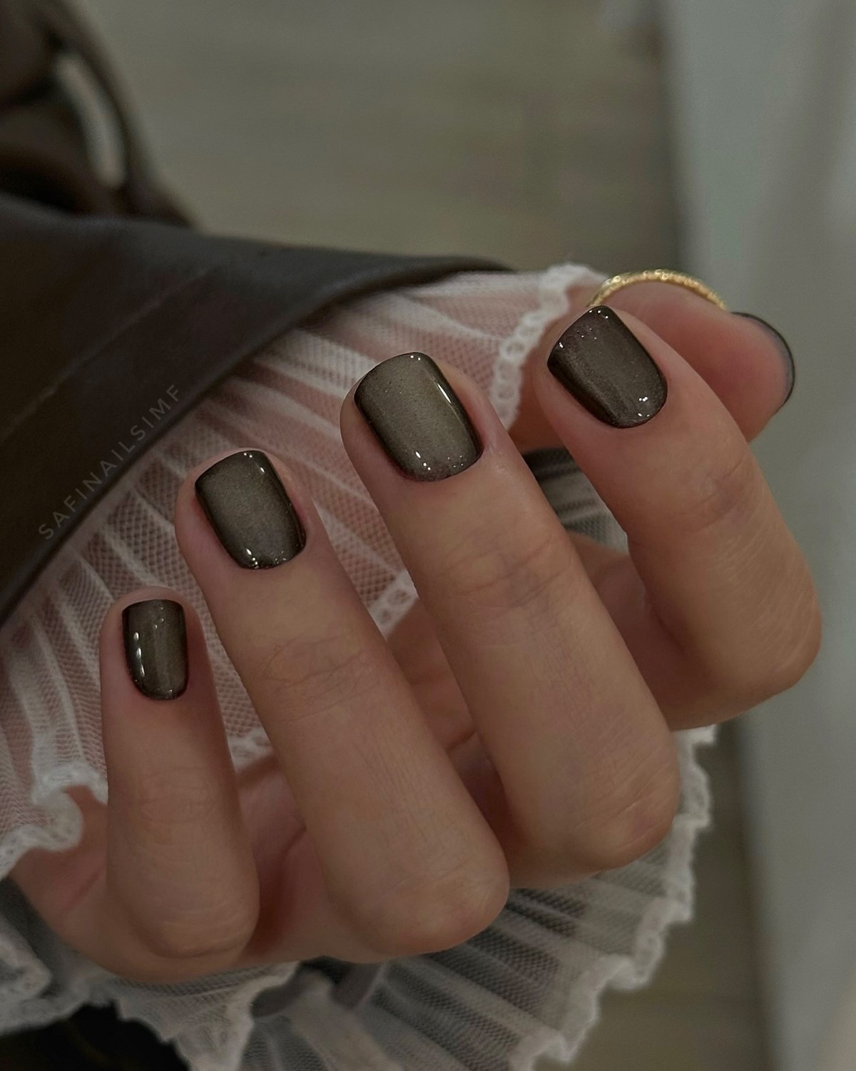 Манікюр на короткі нігті 2026 з ефектом дорогого салону