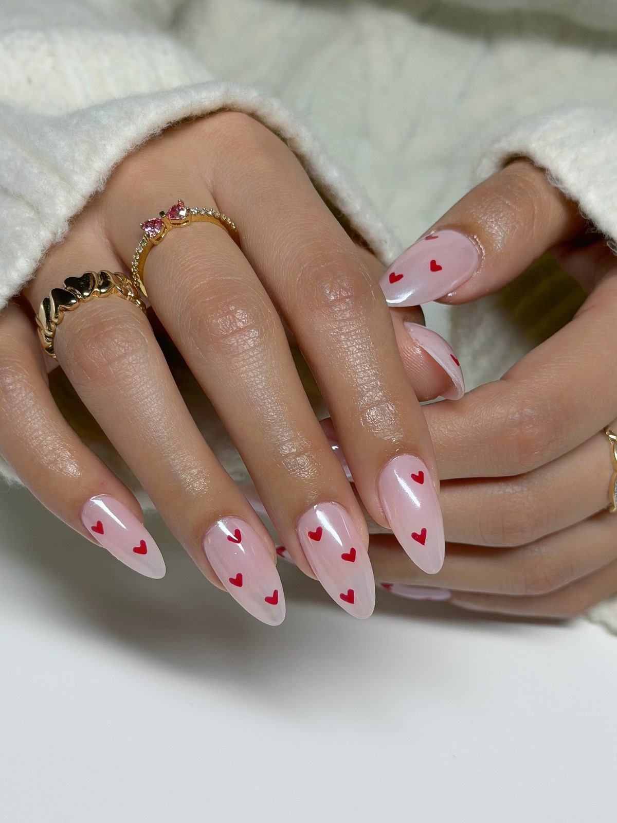 Модний манікюр до Дня святого Валентина 2026 з настроєм кохання