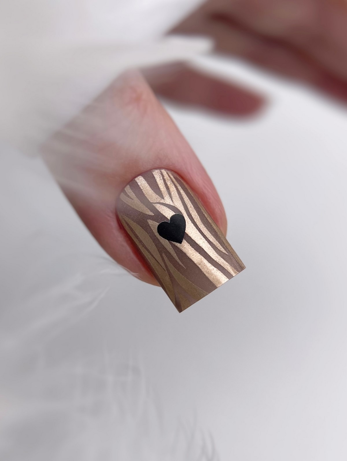 Модний манікюр до Дня святого Валентина 2026 з настроєм кохання