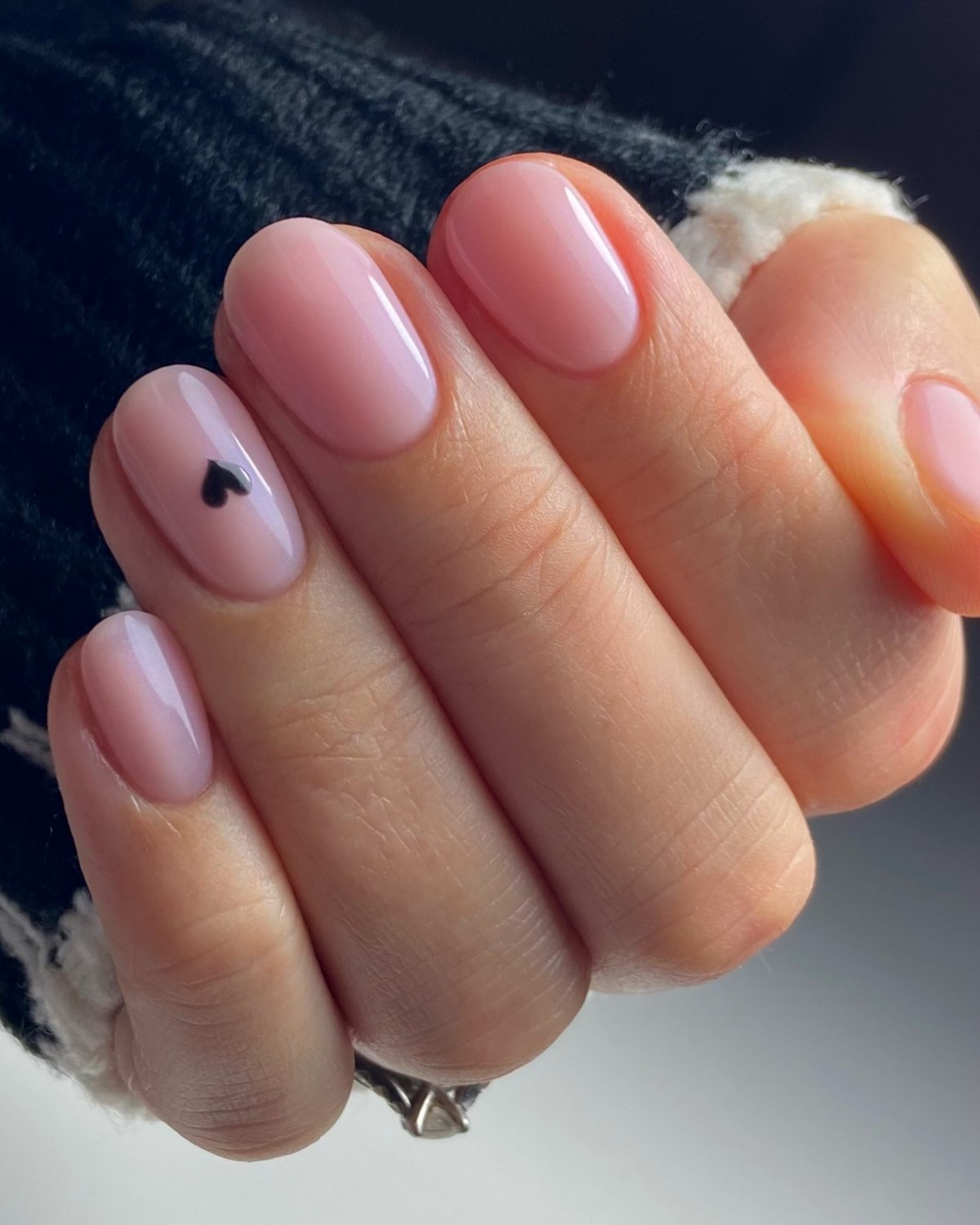 Модний манікюр до Дня святого Валентина 2026 з настроєм кохання