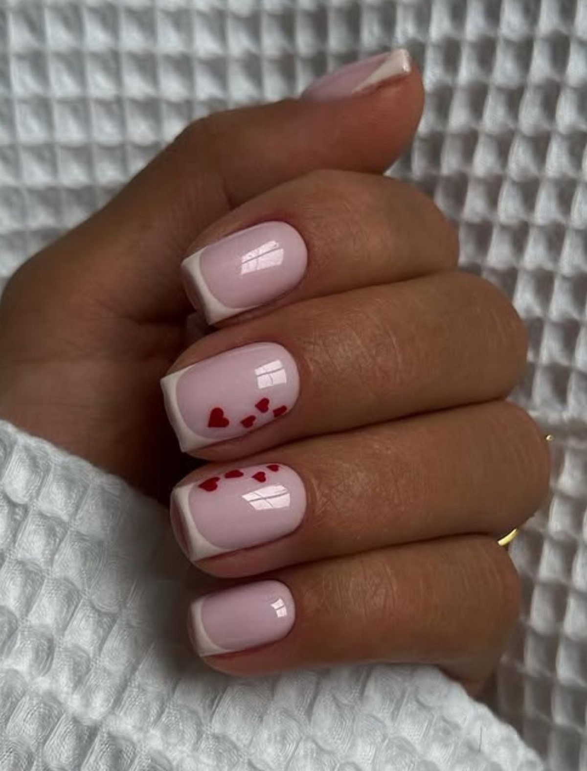 Модний манікюр до Дня святого Валентина 2026 з настроєм кохання