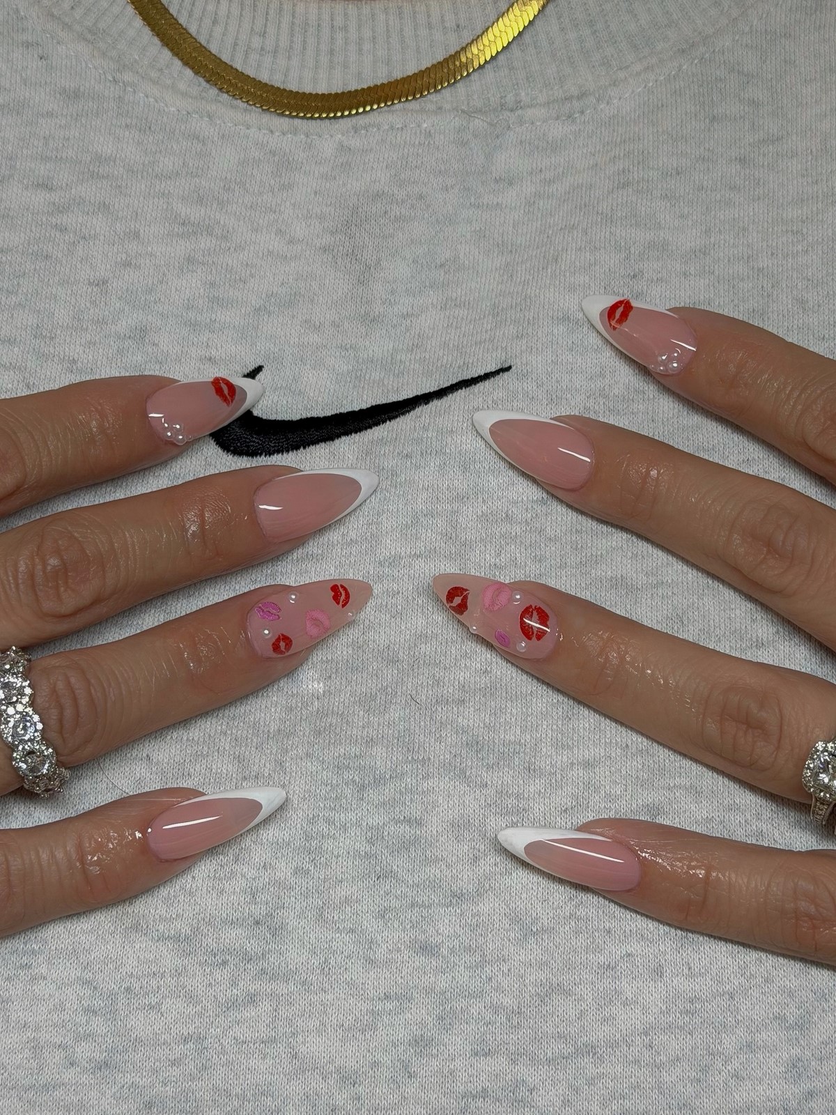 Модний манікюр до Дня святого Валентина 2026 з настроєм кохання