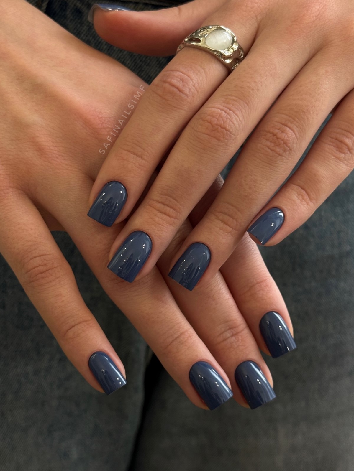 Однотонний манікюр 2026: красиві нігті зі смаком