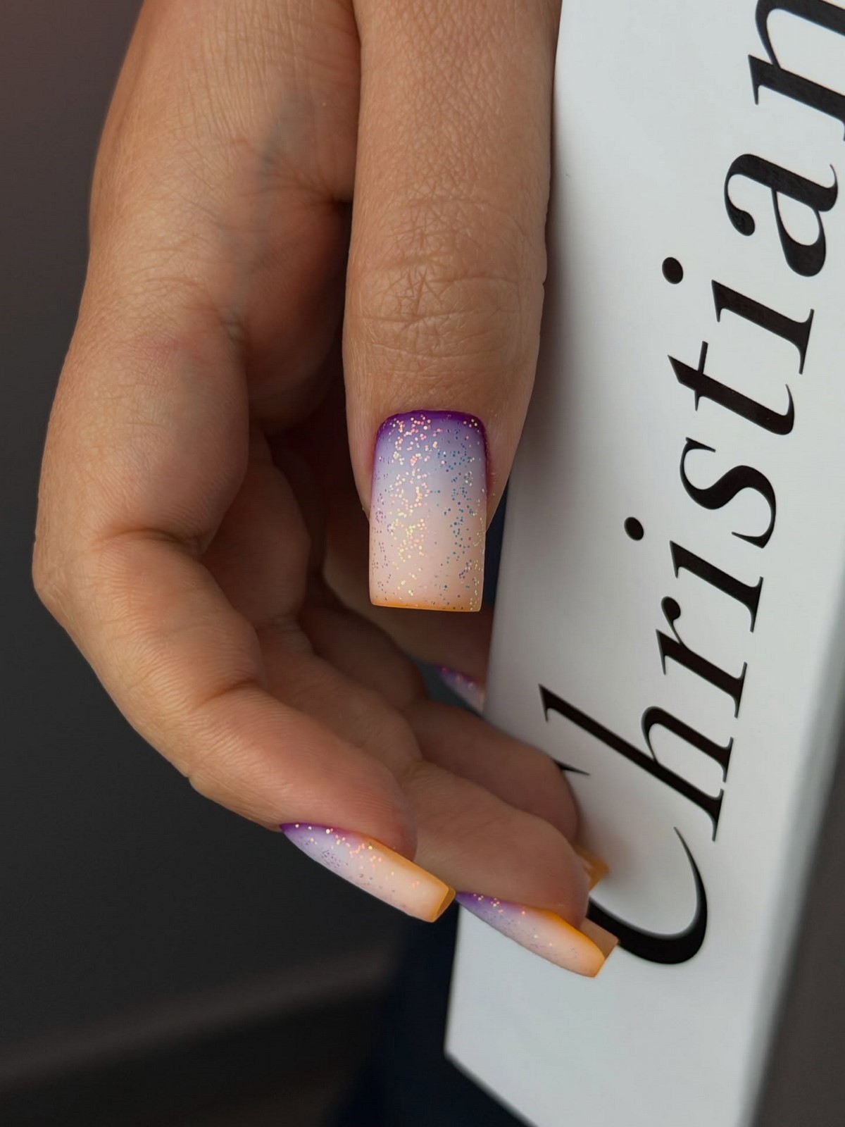 Градієнтний манікюр без різких переходів: мʼякий ефект, який виглядає дорого