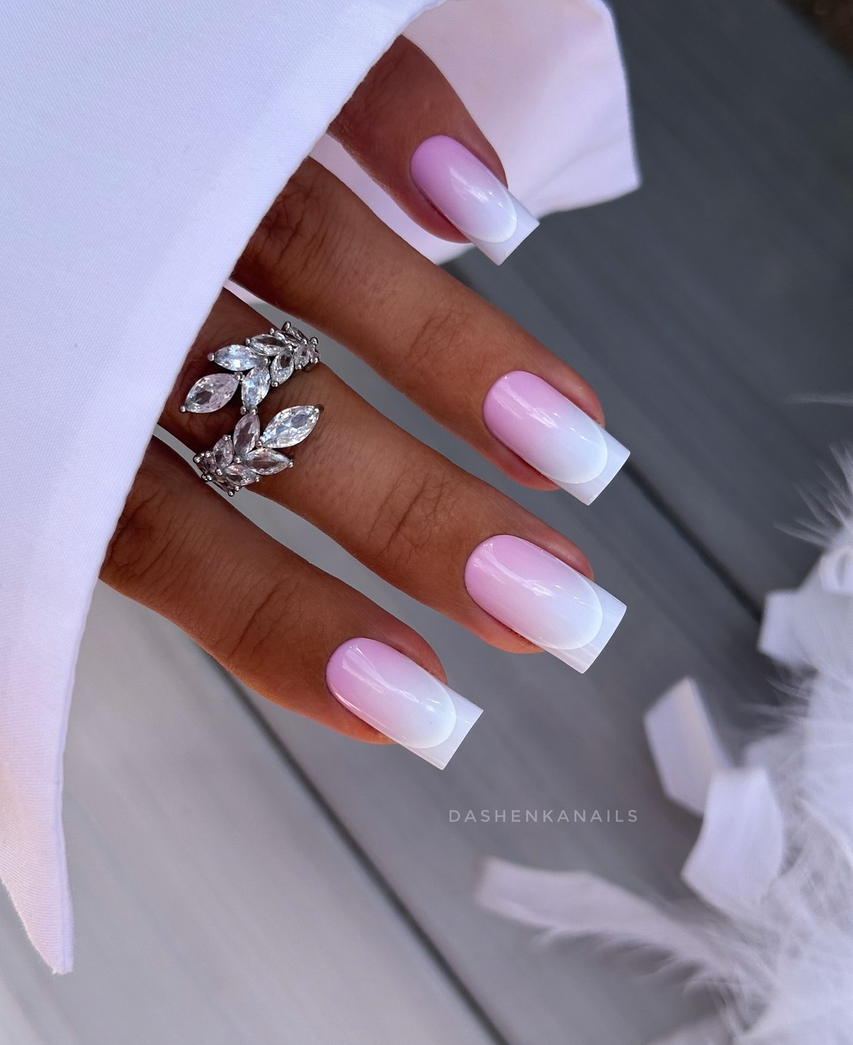 Градієнтний манікюр без різких переходів: мʼякий ефект, який виглядає дорого