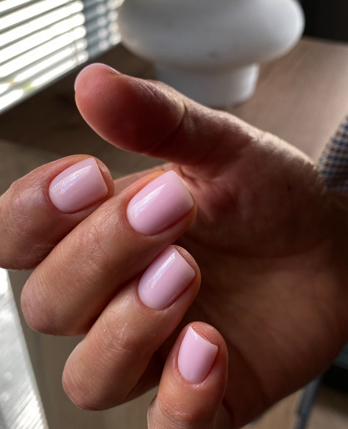 Манікюр, який освіжає руки цієї весни