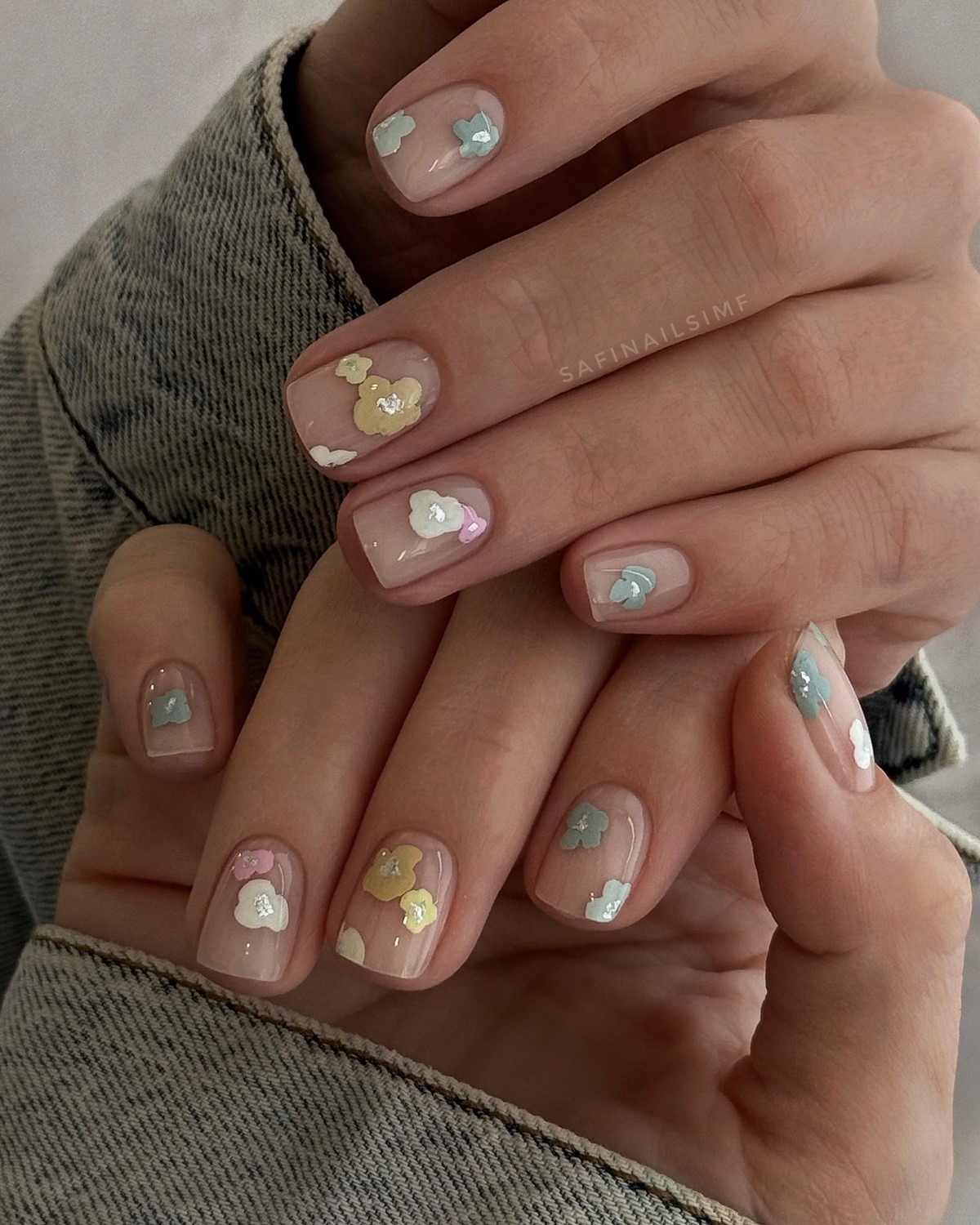 Світлий манікюр з характером: пастель, яка підкреслює стиль і статус