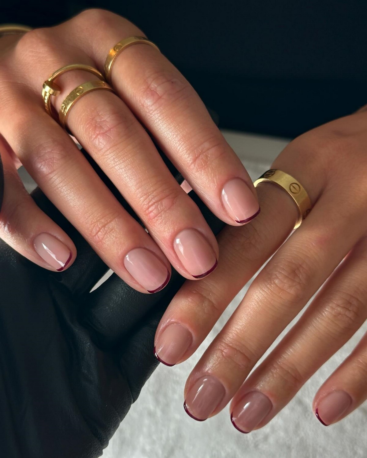 Березневий манікюр без контрастів: спокійний тон з глибшим ефектом