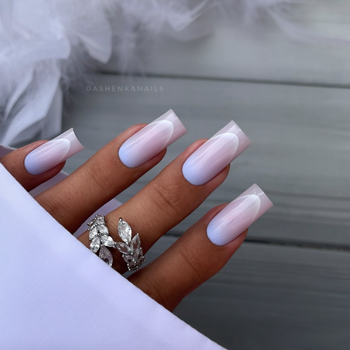 Градієнтний манікюр без різких переходів: мʼякий ефект, який виглядає дорого