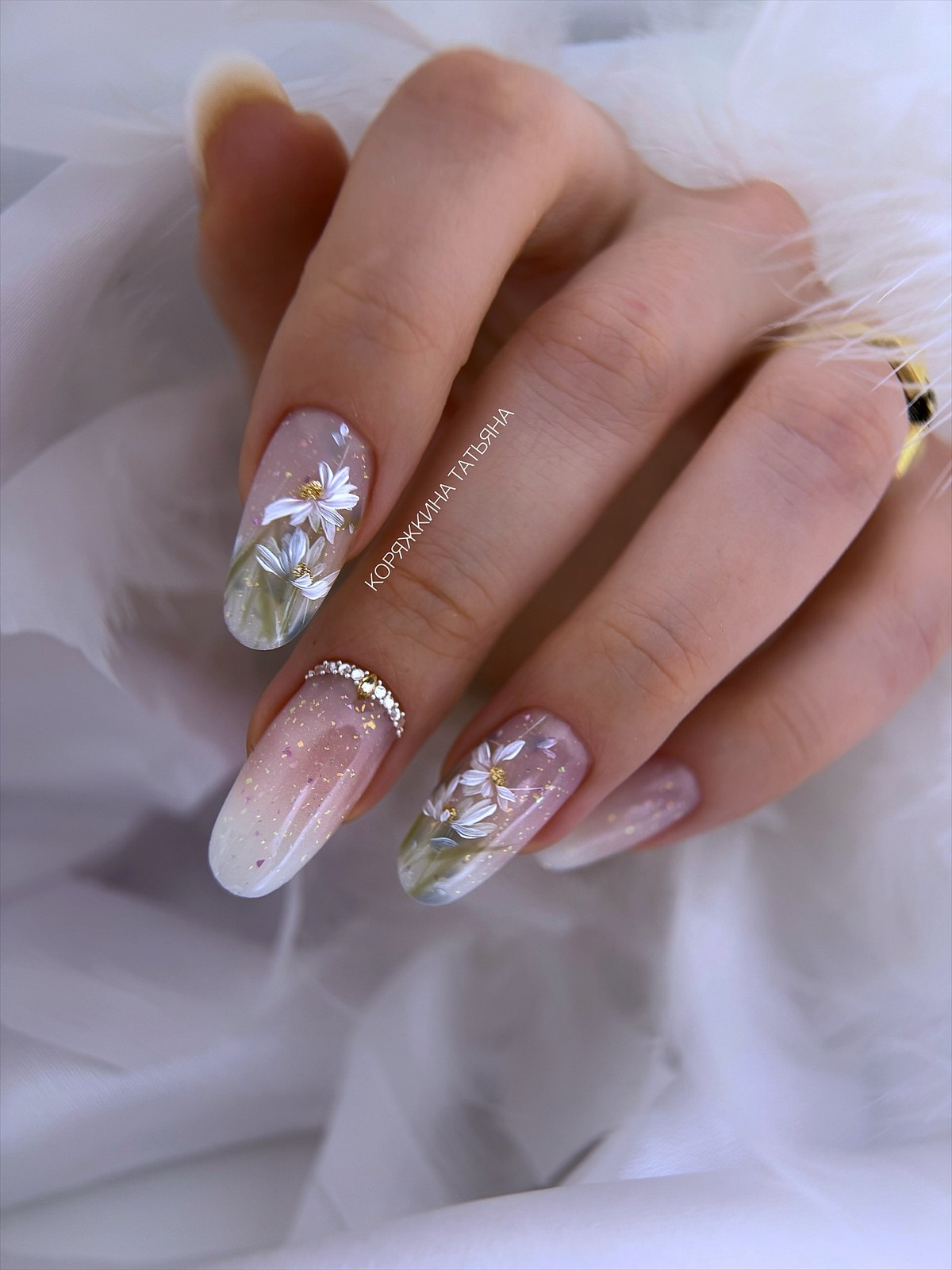 Градієнтний манікюр без різких переходів: мʼякий ефект, який виглядає дорого