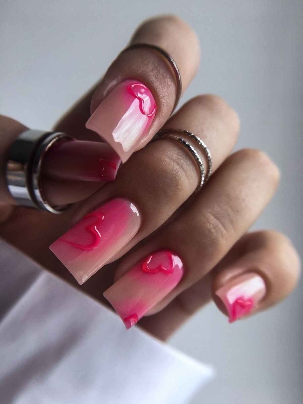 Градієнтний манікюр без різких переходів: мʼякий ефект, який виглядає дорого