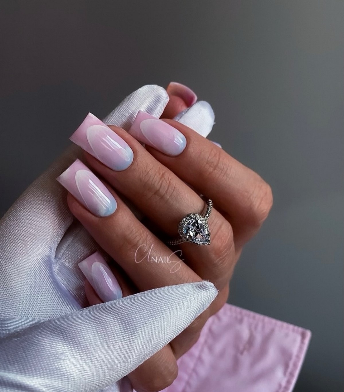 Градієнтний манікюр без різких переходів: мʼякий ефект, який виглядає дорого