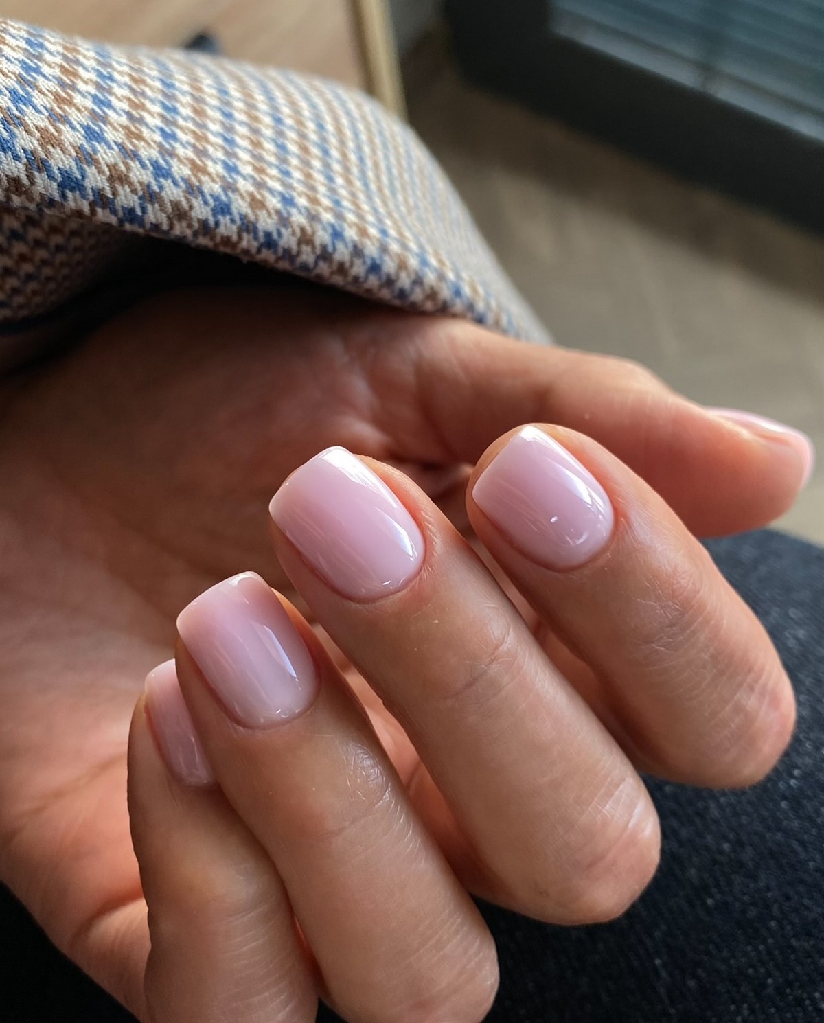 Манікюр, який освіжає руки цієї весни