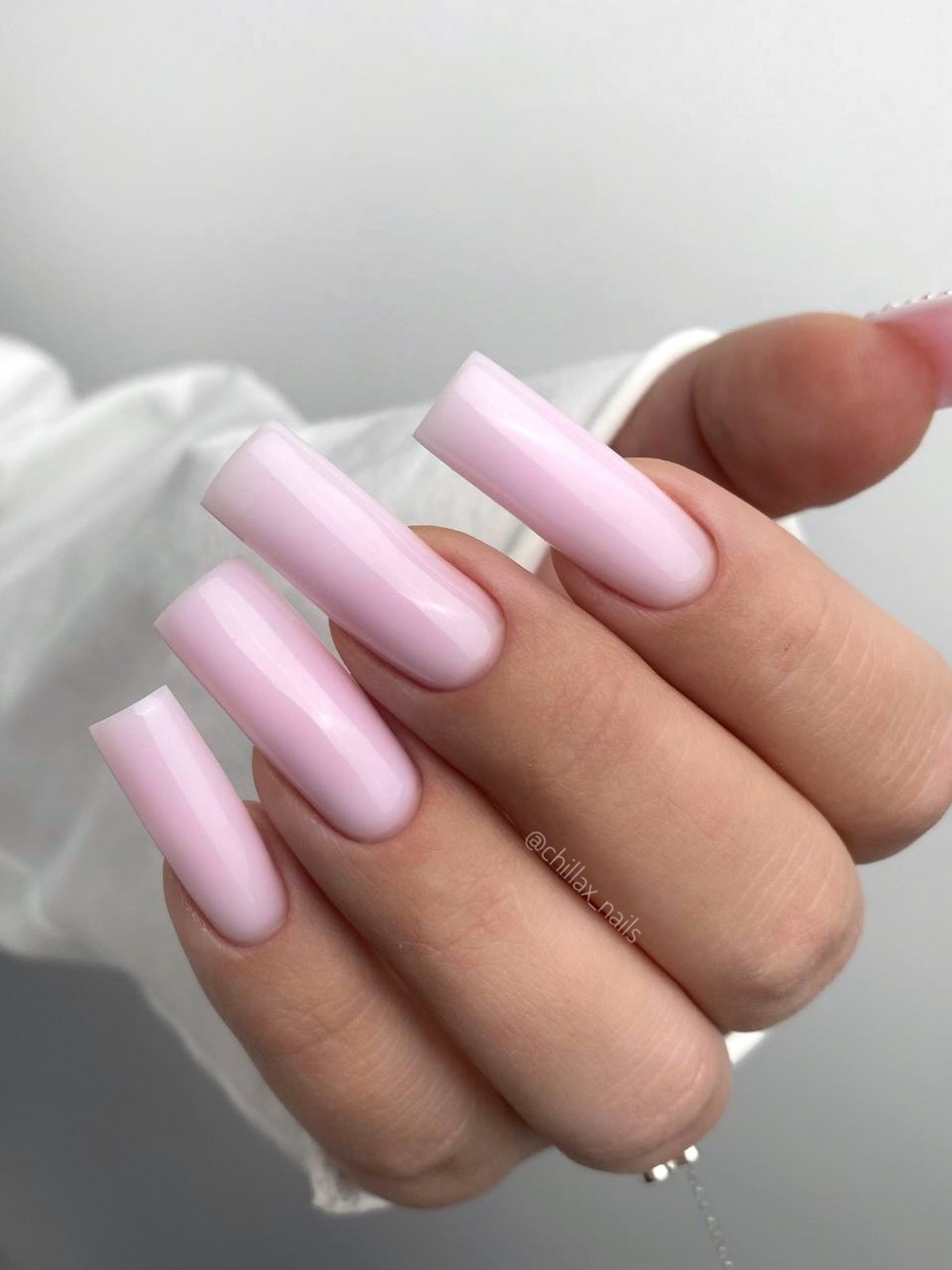 Манікюр, який освіжає руки цієї весни