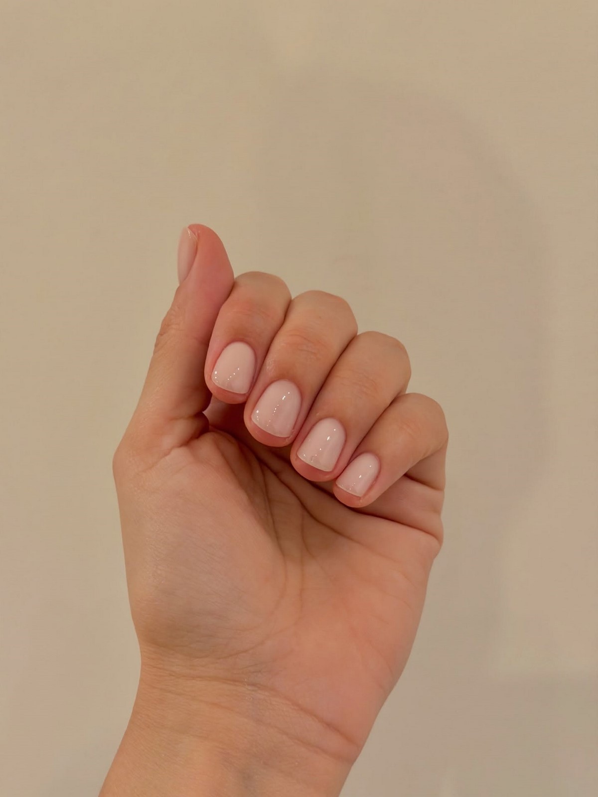 Акуратний манікюр без дизайну на весну 2026: чисті ідеї