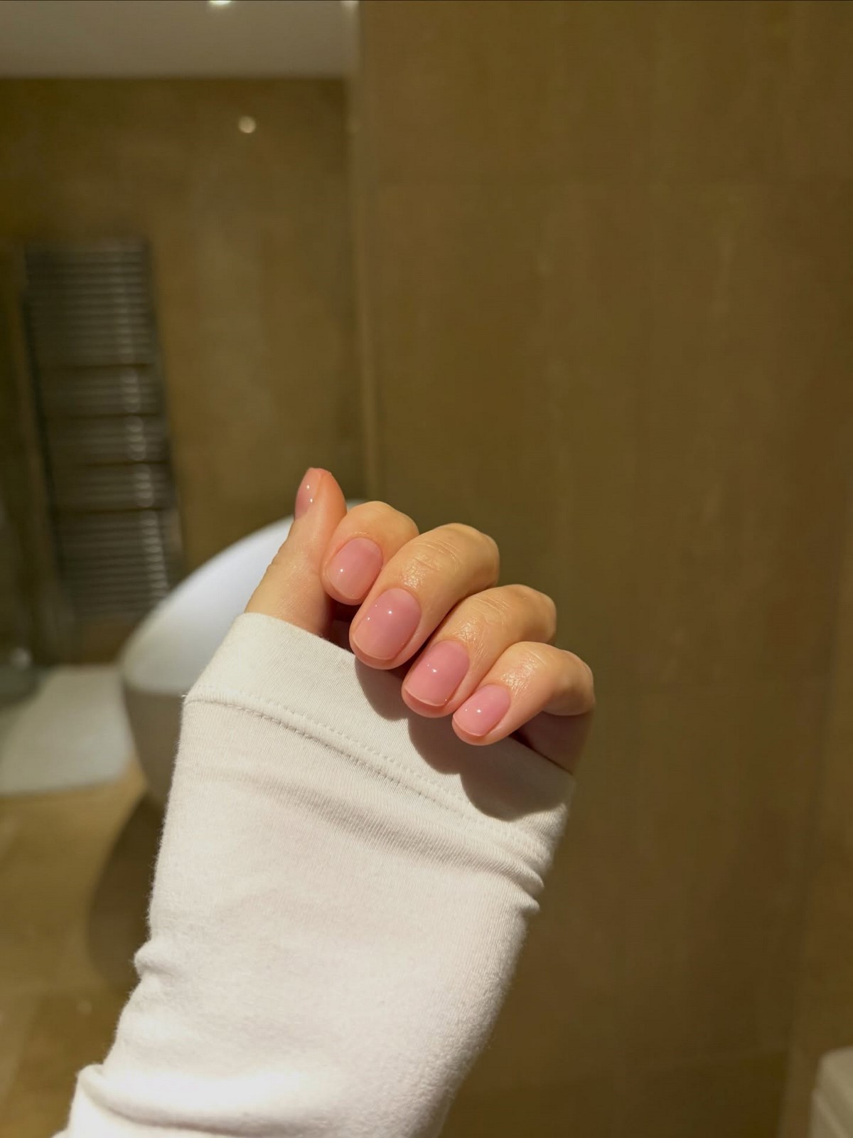 Акуратний манікюр без дизайну на весну 2026: чисті ідеї