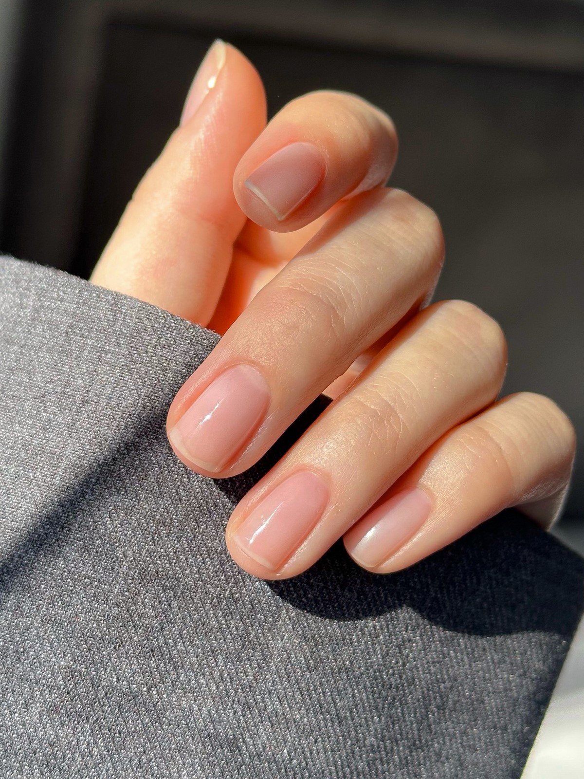 Акуратний манікюр без дизайну на весну 2026: чисті ідеї