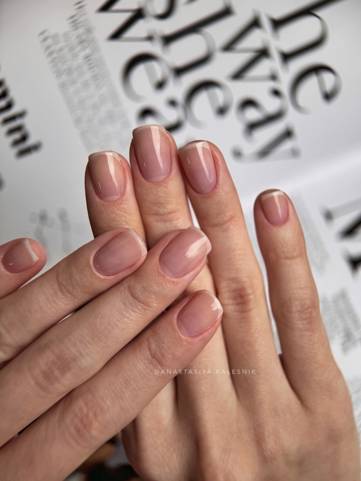 Акуратний манікюр без дизайну на весну 2026: чисті ідеї