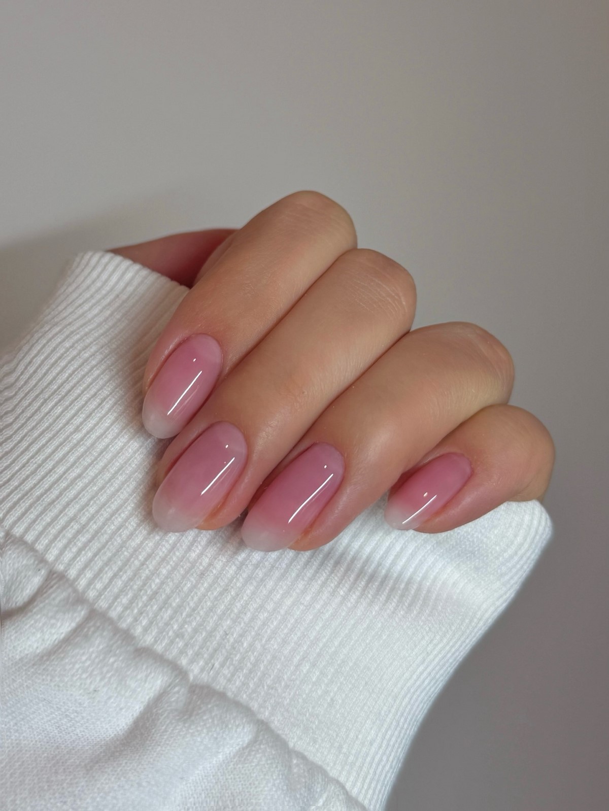 Акуратний манікюр без дизайну на весну 2026: чисті ідеї