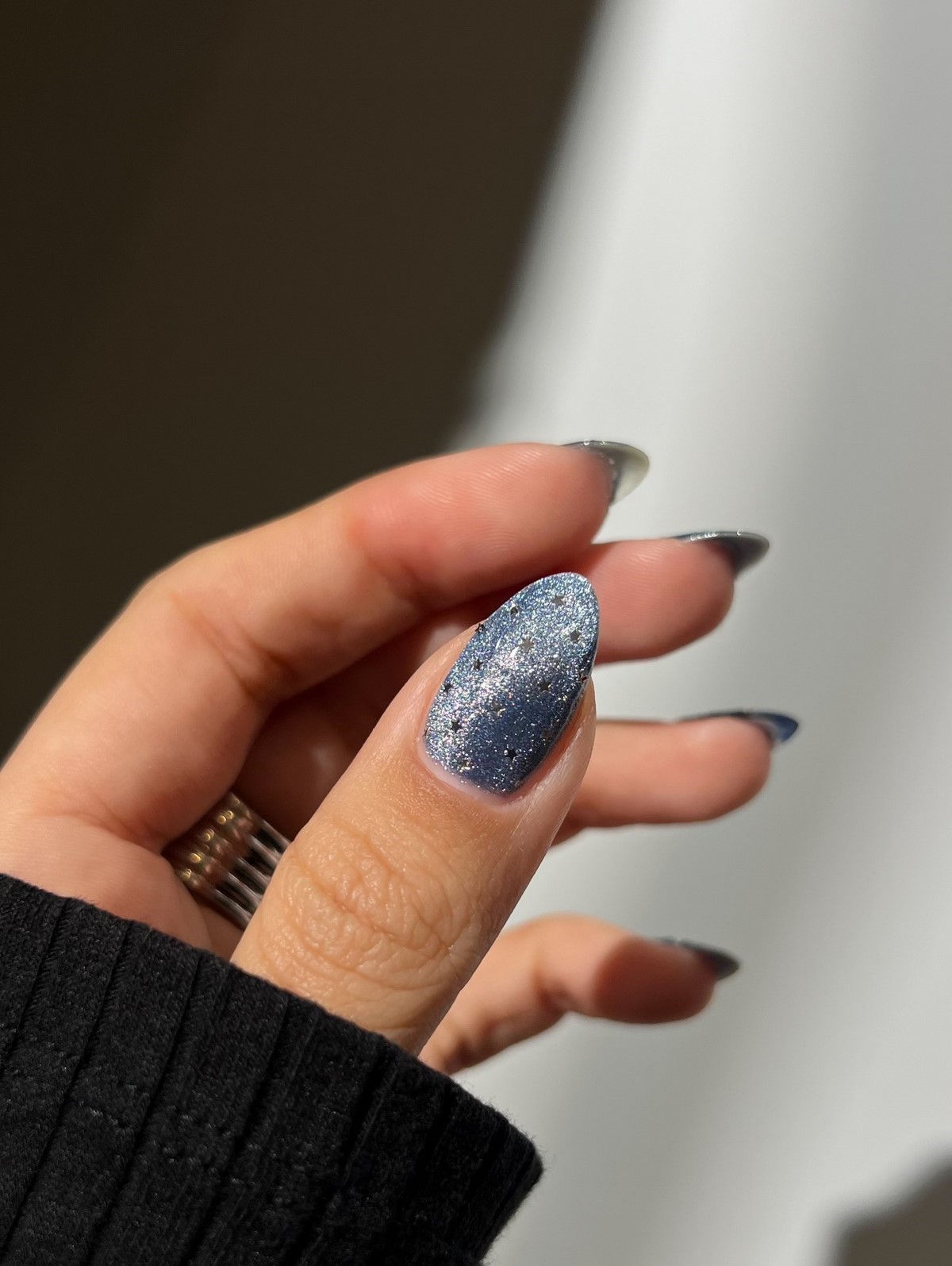 Polka Dots nails навесні 2026 року: найграйливіший тренд манікюру, який став універсальним