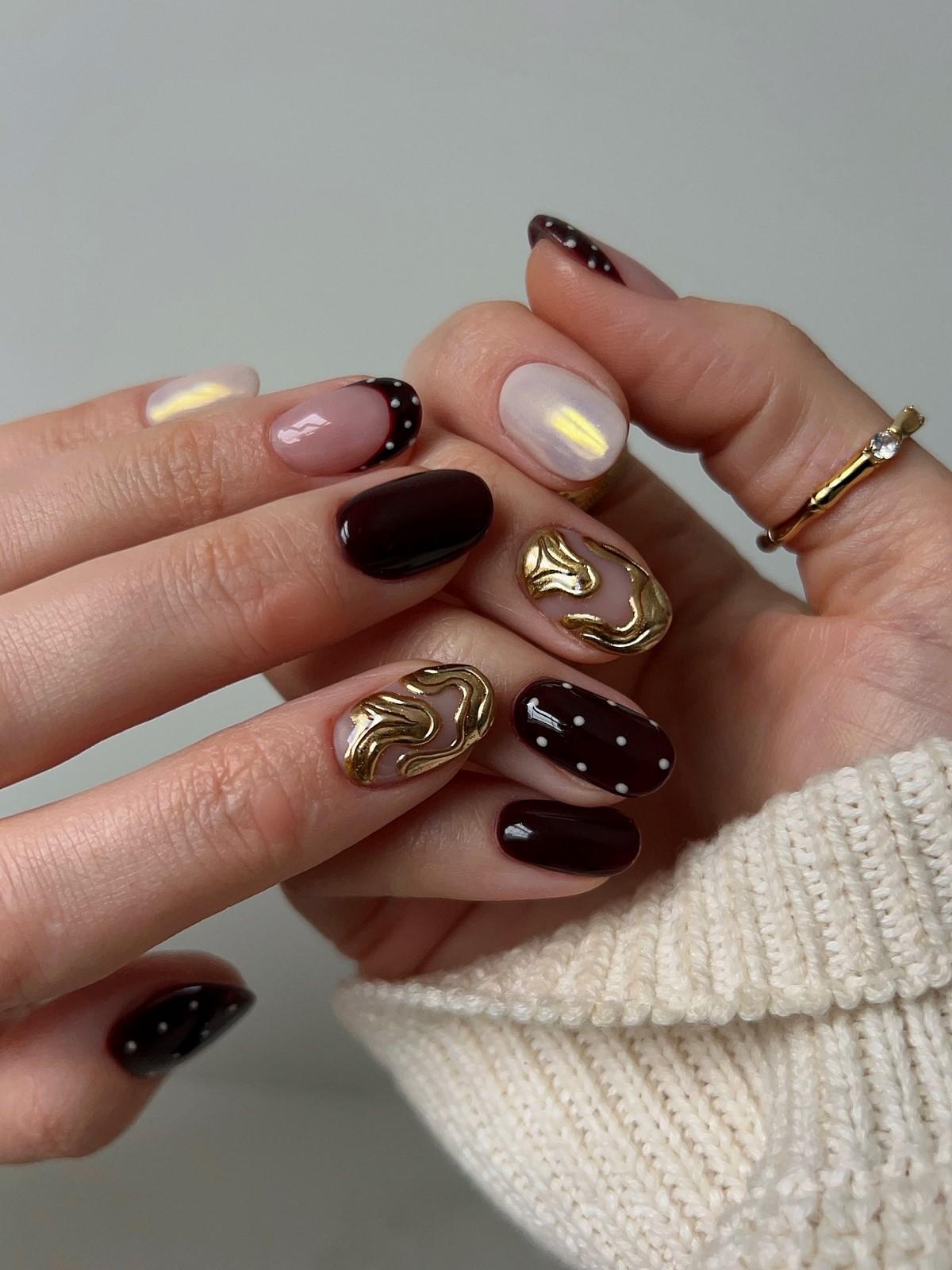 Polka Dots nails навесні 2026 року: найграйливіший тренд манікюру, який став універсальним