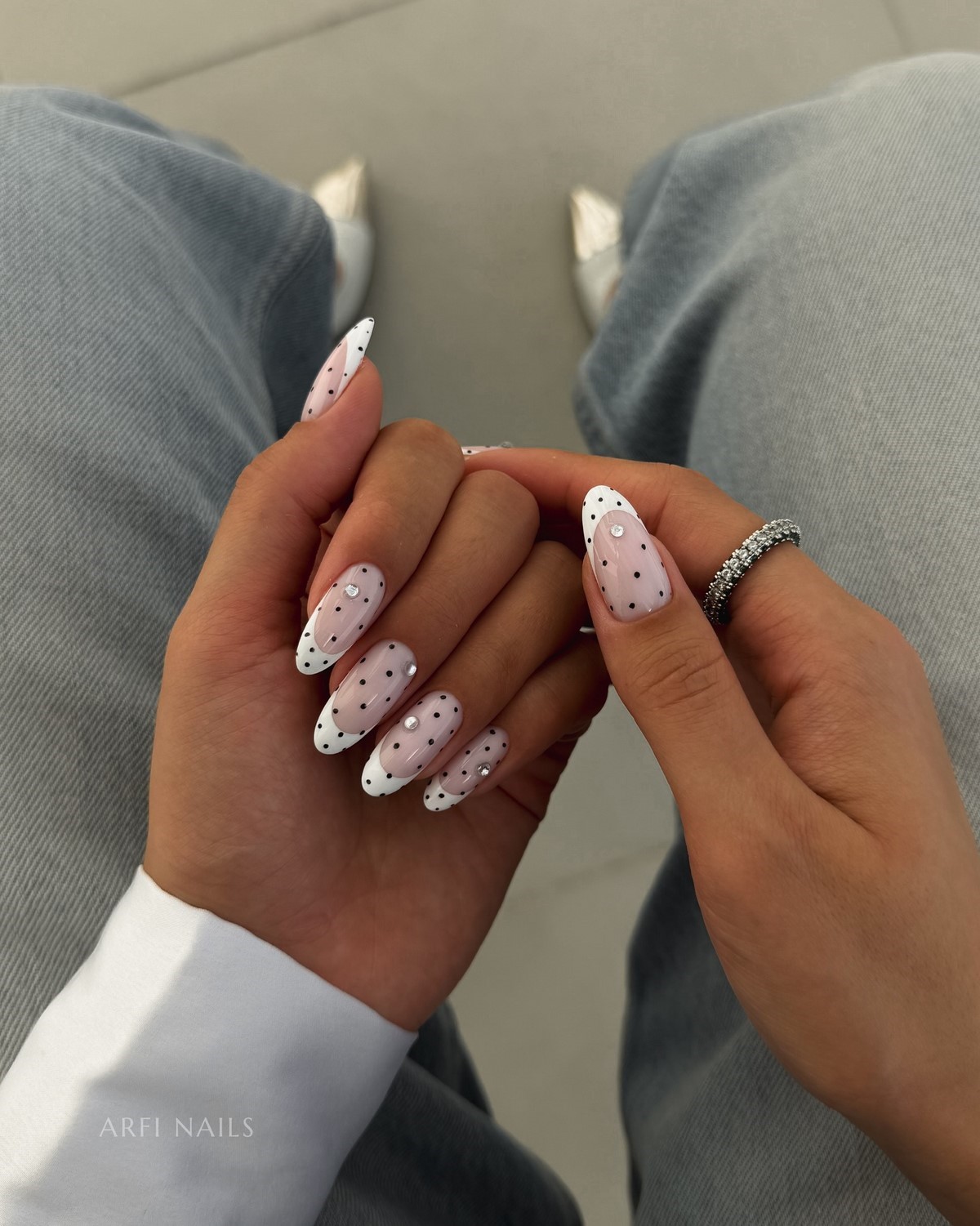 Polka Dots nails навесні 2026 року: найграйливіший тренд манікюру, який став універсальним