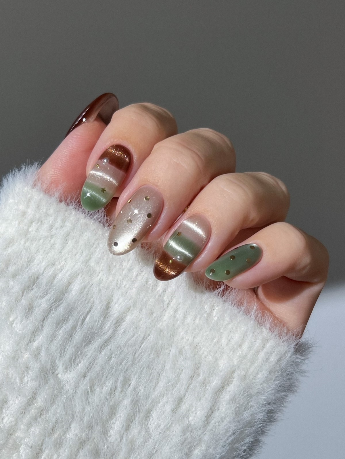 Polka Dots nails навесні 2026 року: найграйливіший тренд манікюру, який став універсальним