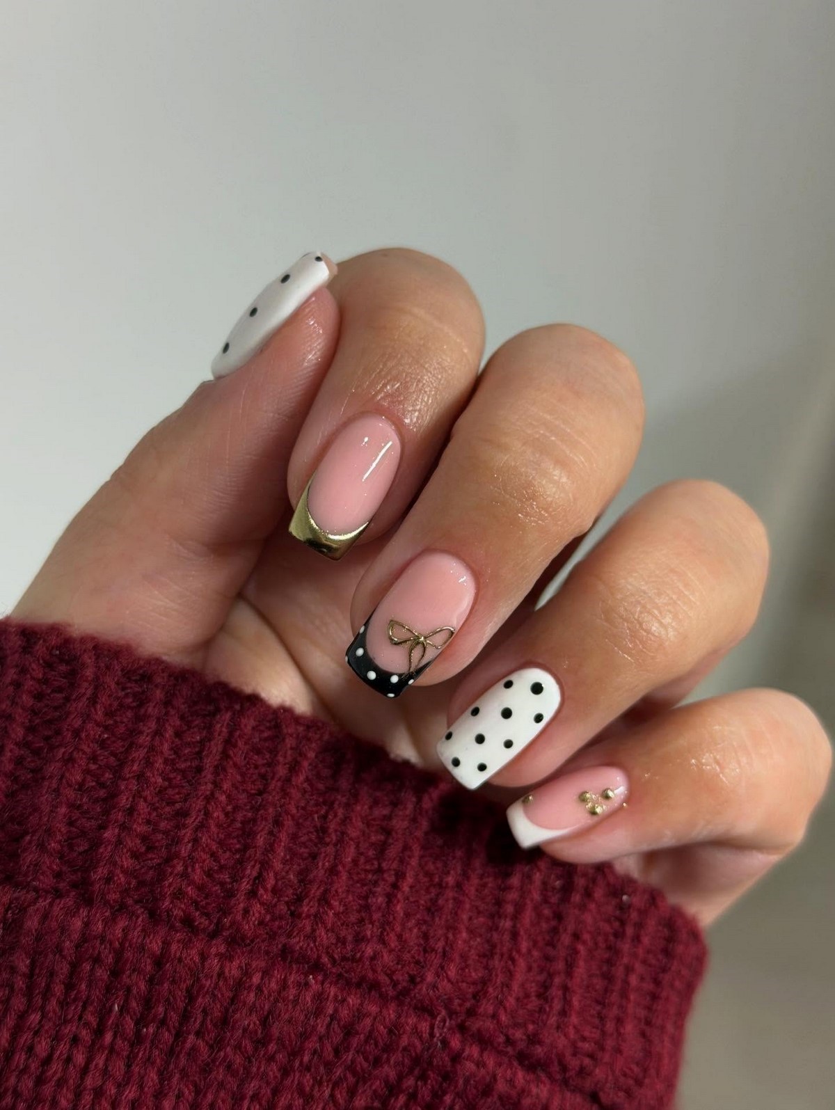 Polka Dots nails навесні 2026 року: найграйливіший тренд манікюру, який став універсальним