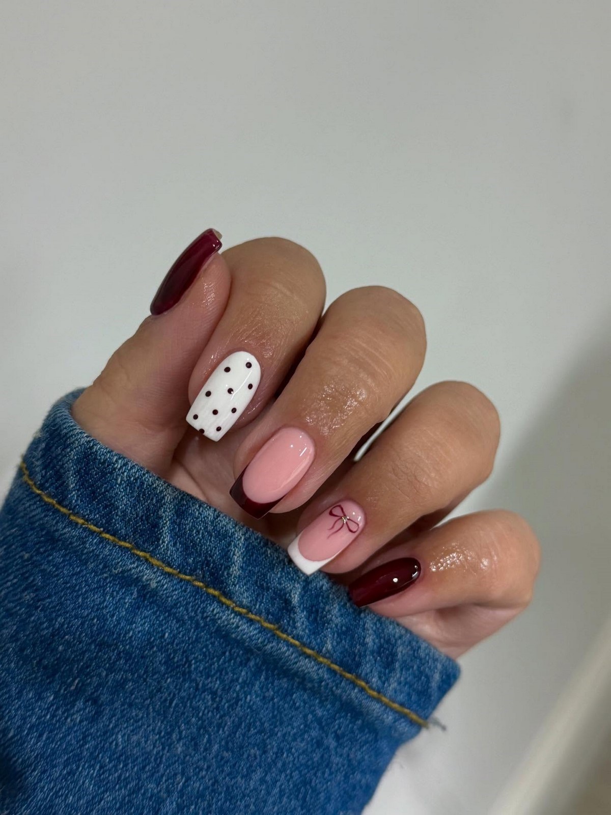Polka Dots nails навесні 2026 року: найграйливіший тренд манікюру, який став універсальним