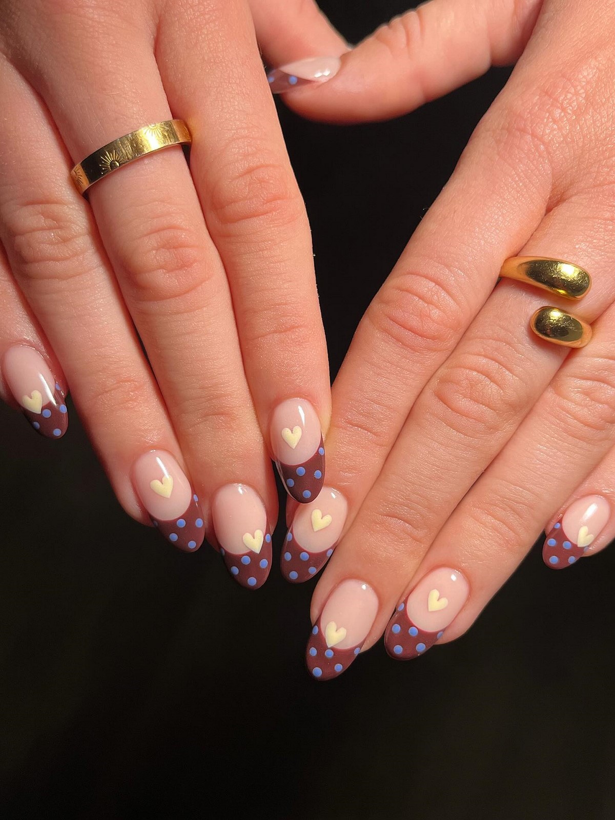 Polka Dots nails навесні 2026 року: найграйливіший тренд манікюру, який став універсальним