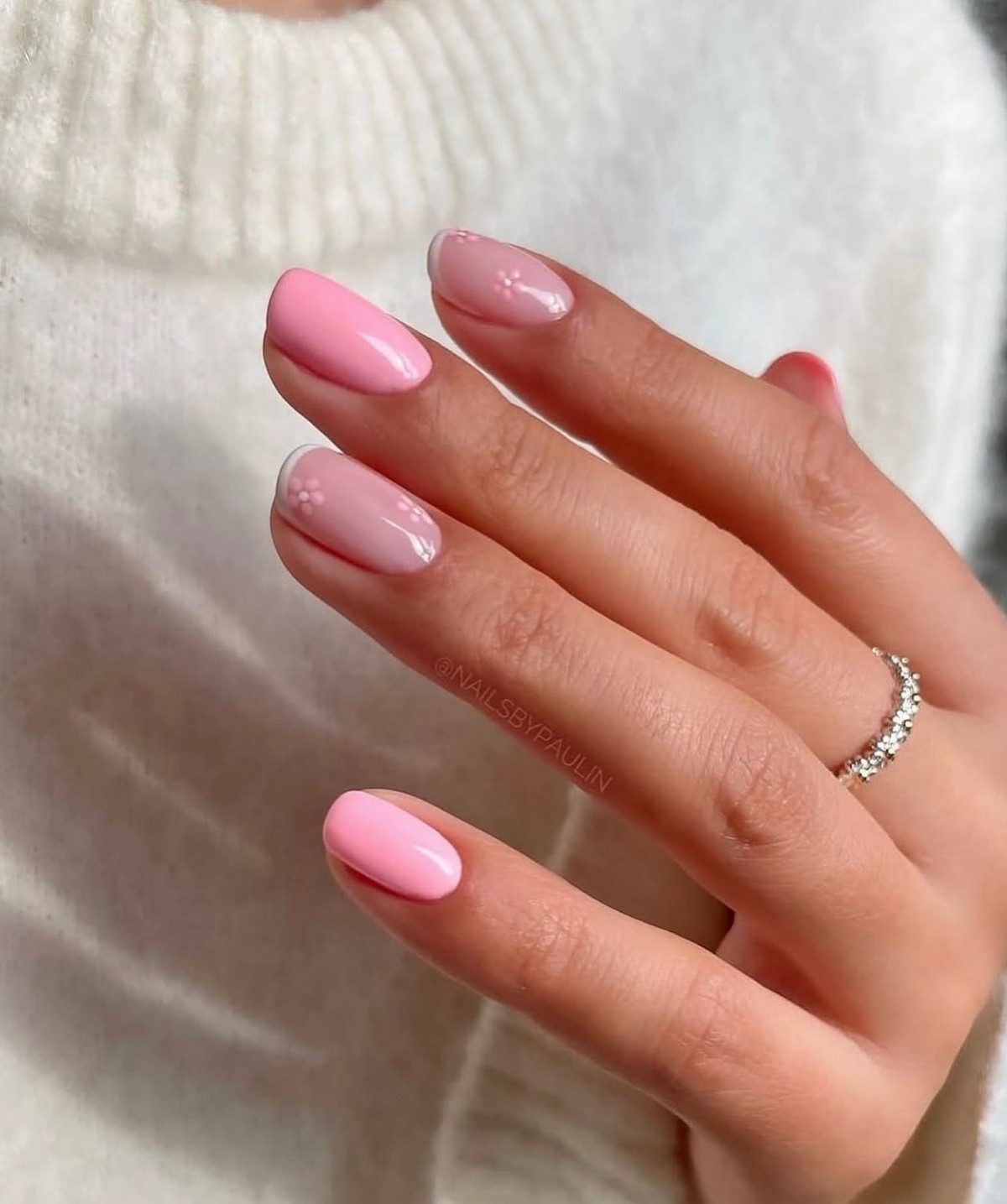 Світлий манікюр з характером: пастель, яка підкреслює стиль і статус