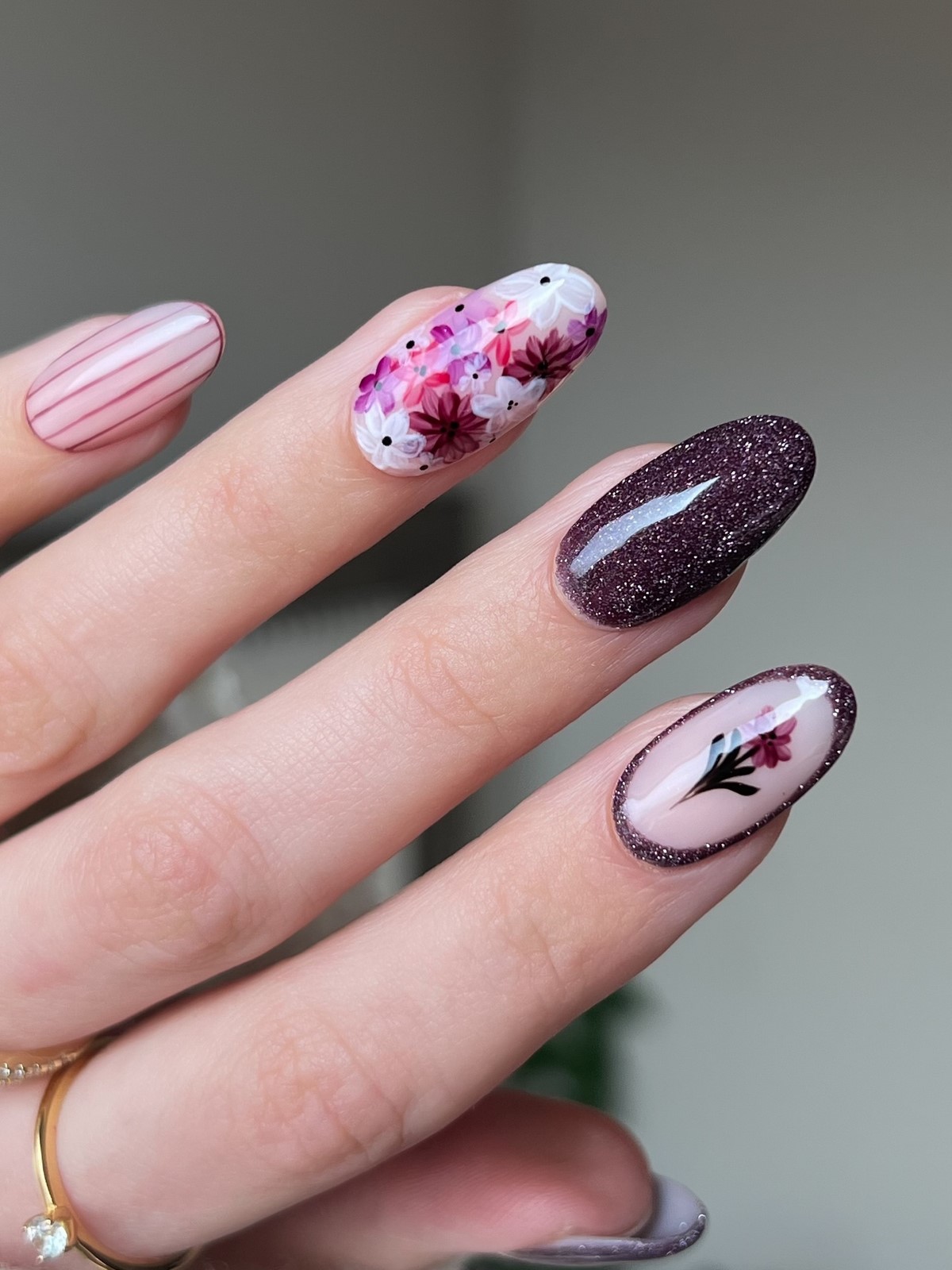 Трендовий манікюр весни 2026: фото, кольори, новинки сезону