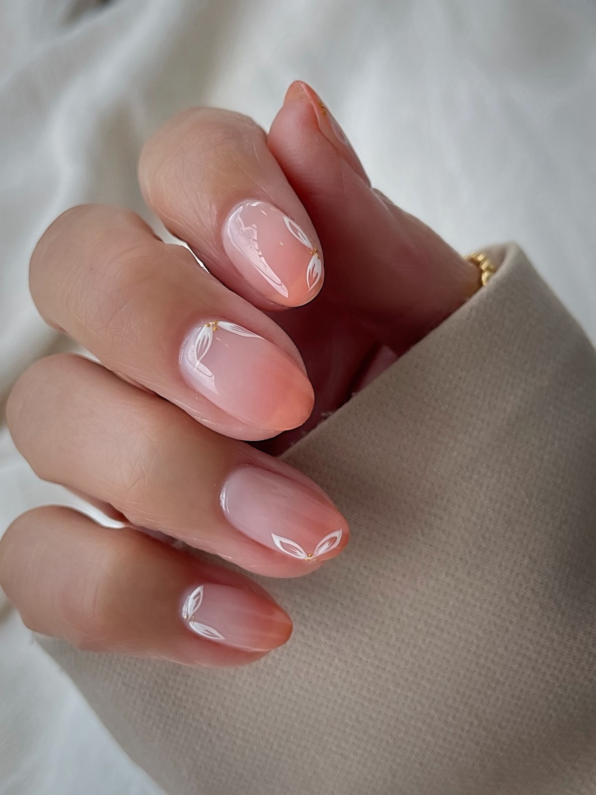 Трендовий манікюр весни 2026: фото, кольори, новинки сезону