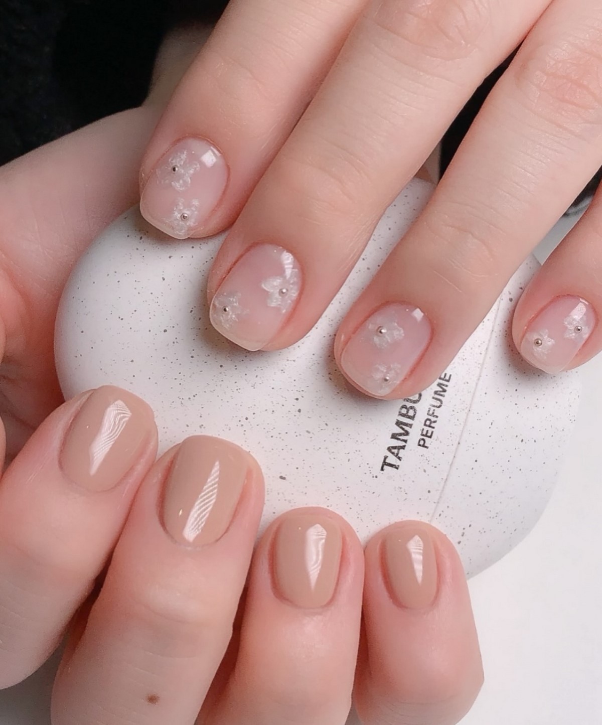 Трендовий манікюр весни 2026: фото, кольори, новинки сезону