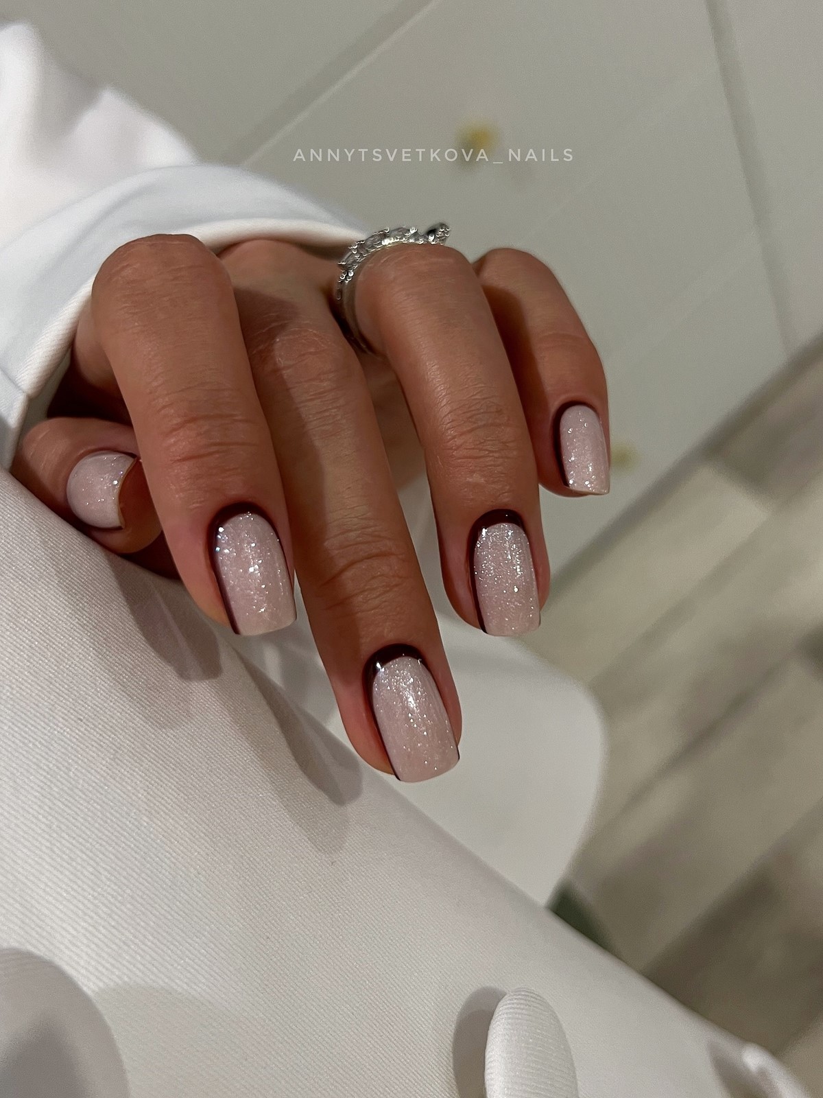 Трендовий манікюр весни 2026: фото, кольори, новинки сезону