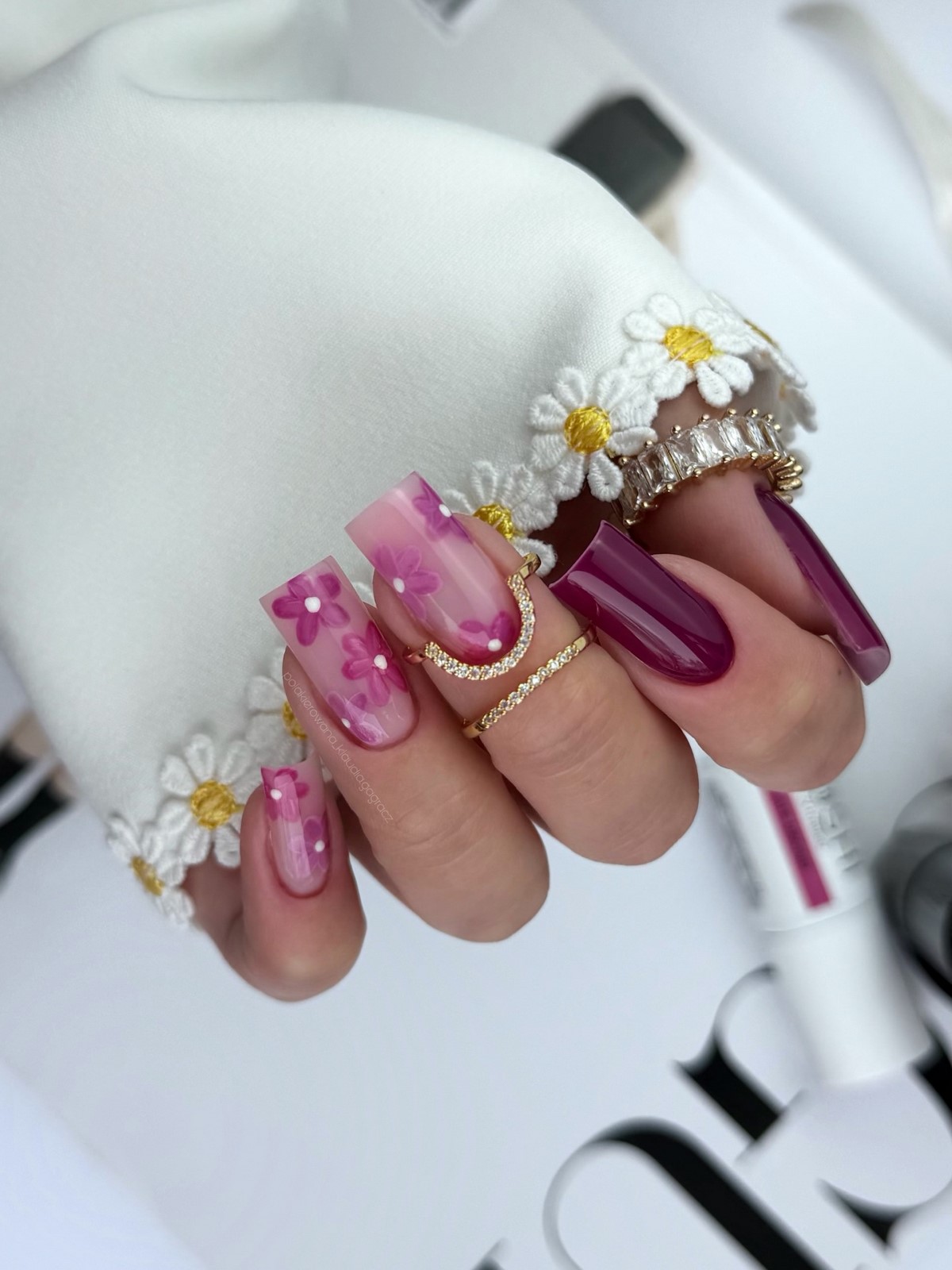 Трендовий манікюр весни 2026: фото, кольори, новинки сезону