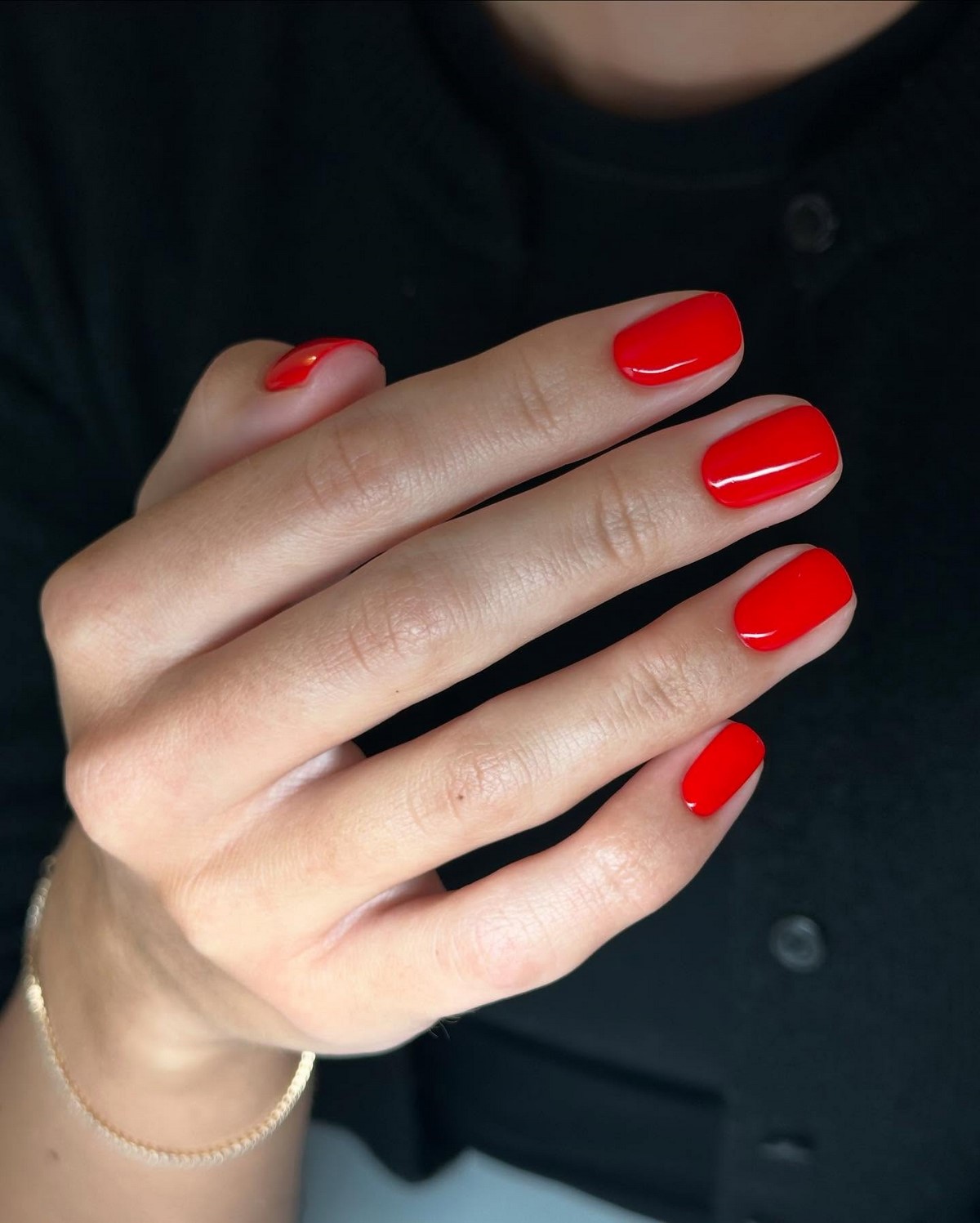 Трендовий манікюр весни 2026: фото, кольори, новинки сезону