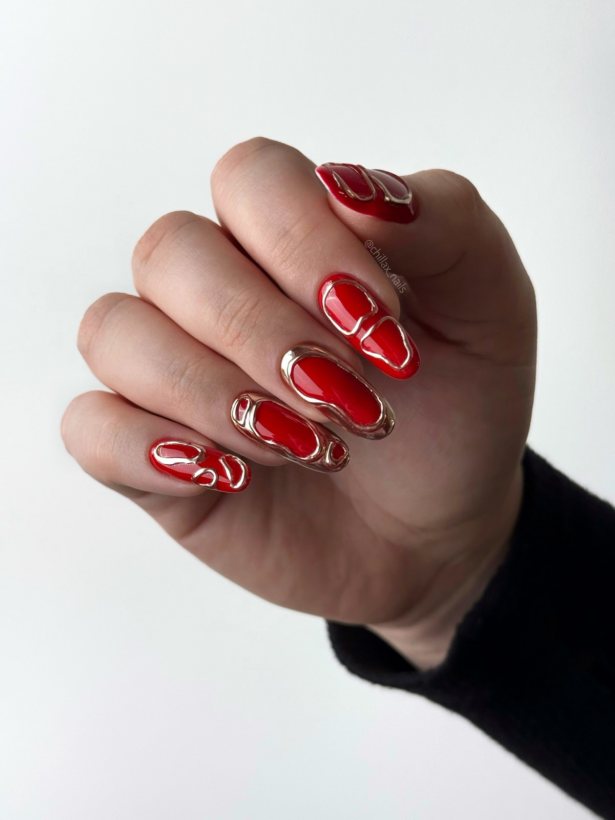 Трендовий манікюр весни 2026: фото, кольори, новинки сезону